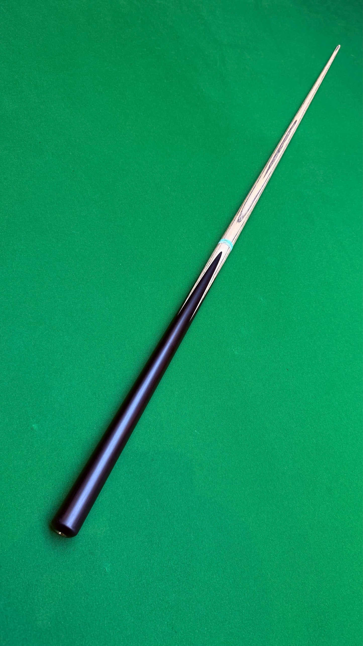 ASIA Cue SERIE 2– Handmade Ash Snooker Cue – 58” / 9.4 mm Tip / 18 oz | CueShop Morocco