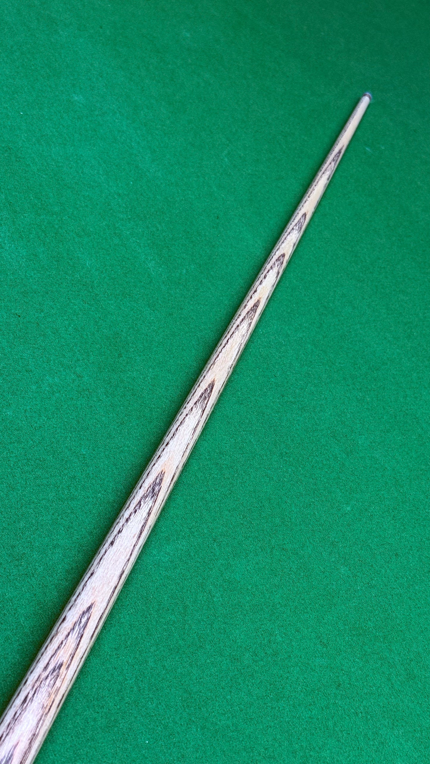 ASIA Cue serie 2 –Handmade Ash Snooker Cue – 58.1” / 9.55mm Tip / 18oz | CueShop Morocco