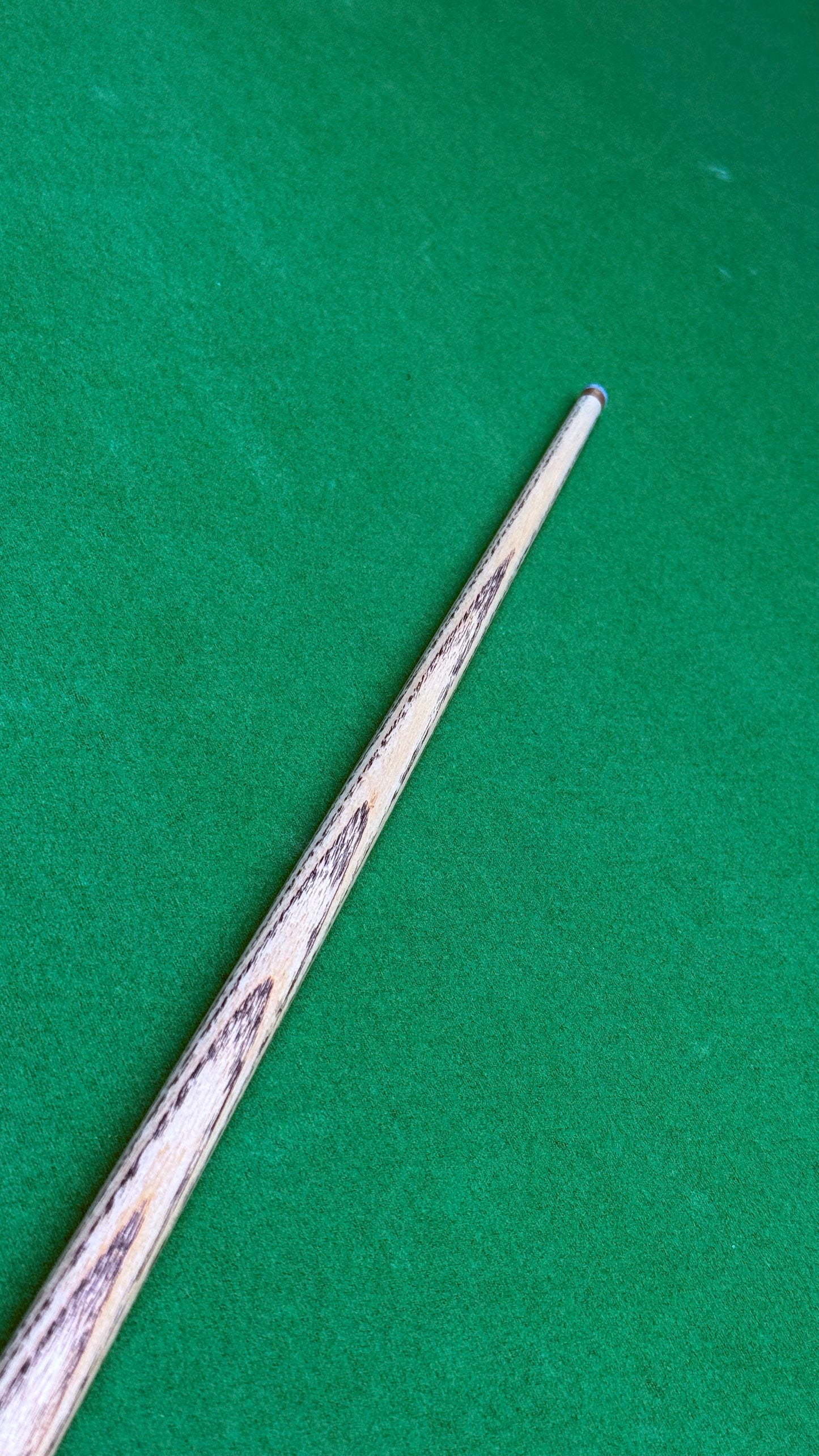 ASIA Cue serie 2 –Handmade Ash Snooker Cue – 58.1” / 9.55mm Tip / 18oz | CueShop Morocco