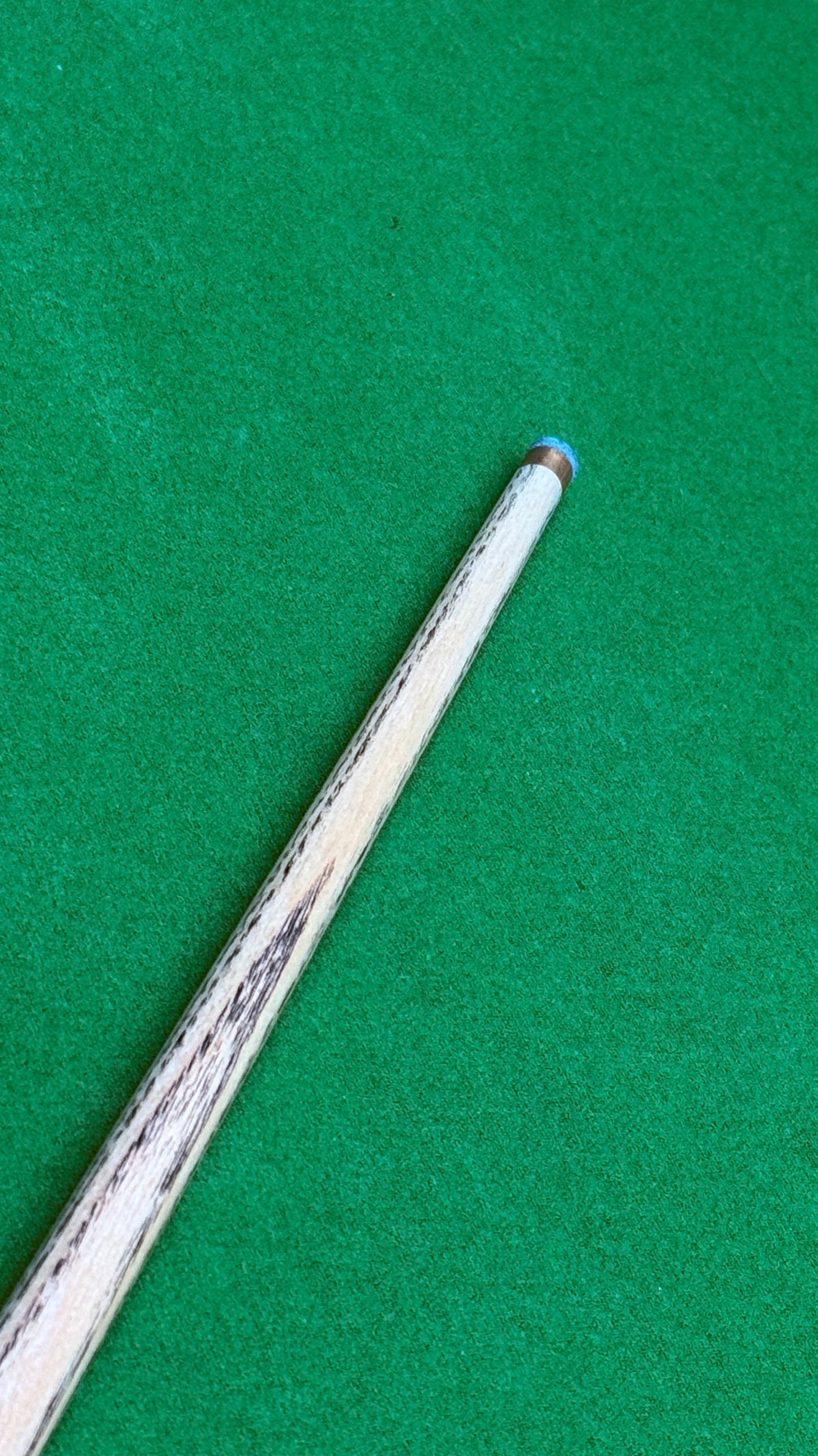 ASIA Cue serie 2 –Handmade Ash Snooker Cue – 58.1” / 9.55mm Tip / 18oz | CueShop Morocco