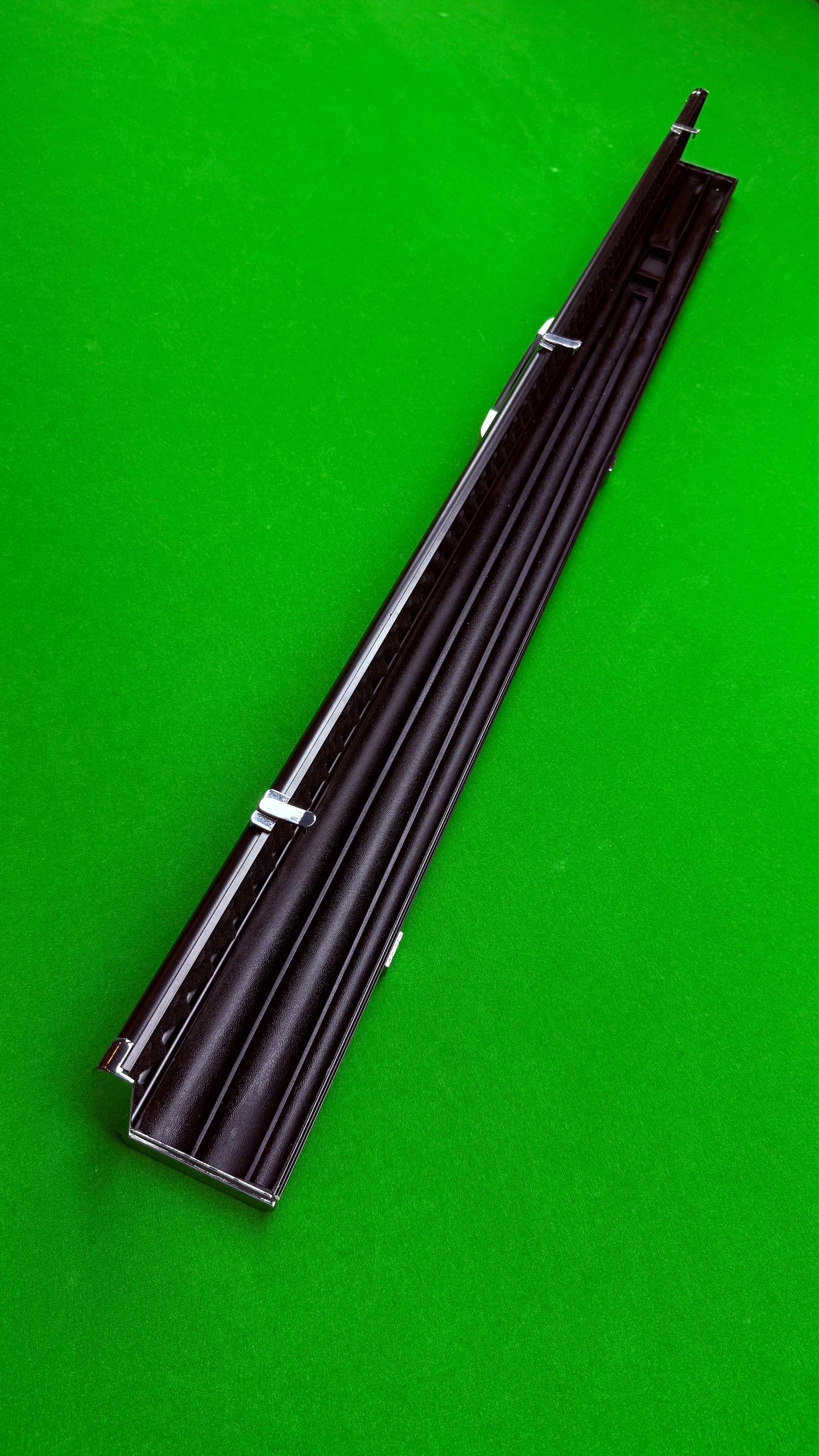 Black Aliminum Cue Case – Premium 1 pc Snooker Cue Case -3 slot– Protect & Carry | CueShop Morocco