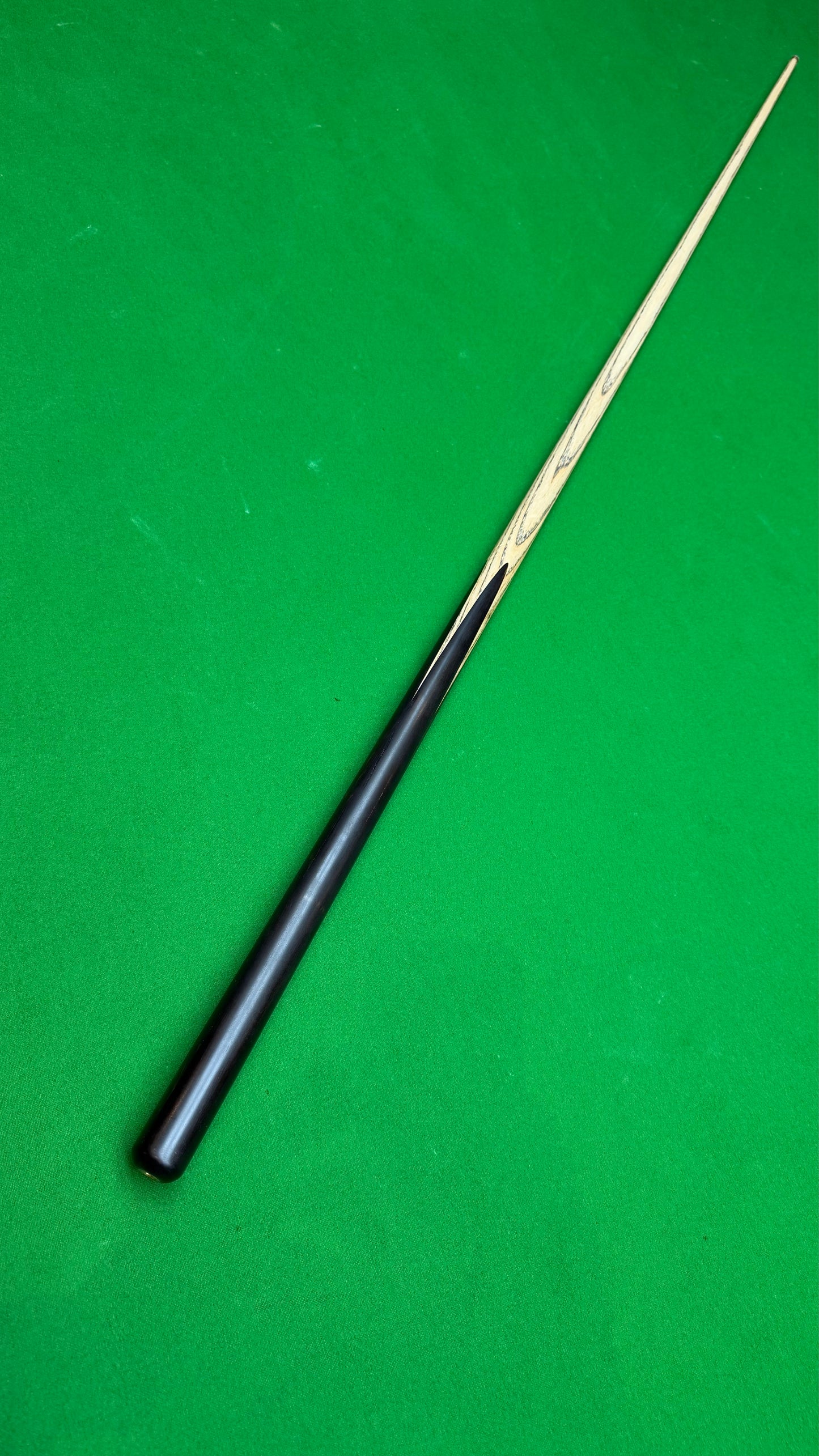 Unique Black Classic – Snooker Cue |Tip 9.45 mm| 58”| 18.2 oz | 29.4