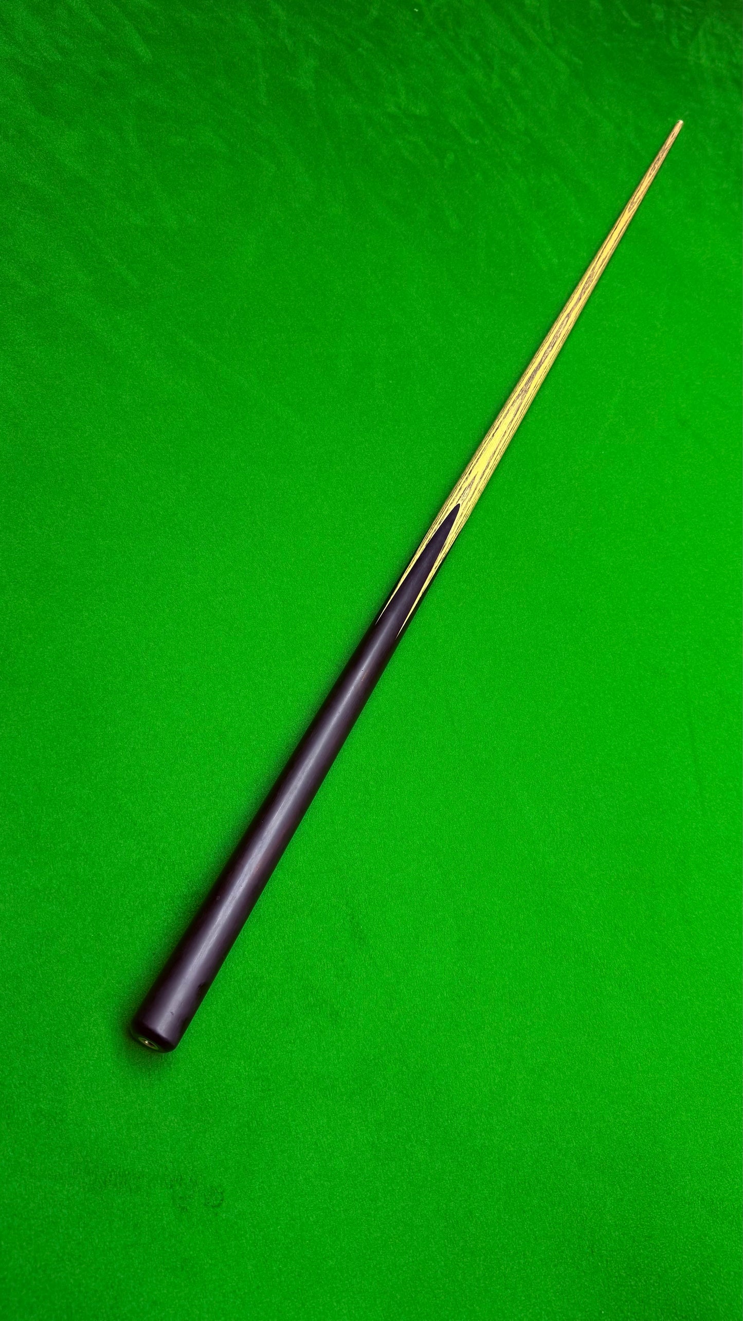 Maximus Ultimate n°3363 – Queue Artisanale de Snooker en Frêne – 57 Pouces / Embout 9,6 mm / 18,2 oz | CueShop Maroc