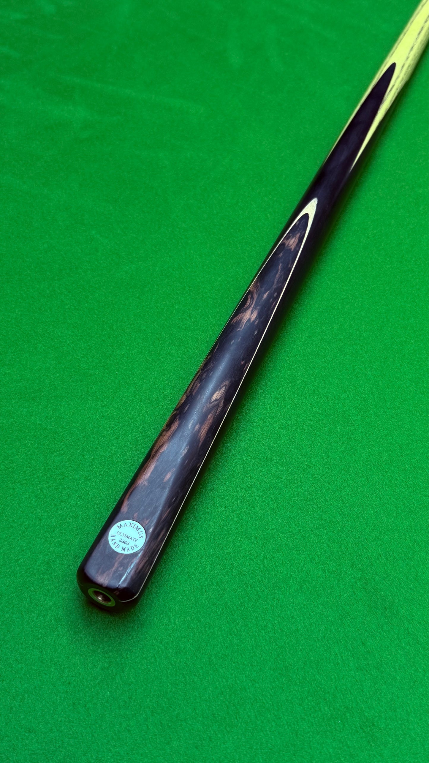 Maximus Ultimate n°3363 – Queue Artisanale de Snooker en Frêne – 57 Pouces / Embout 9,6 mm / 18,2 oz | CueShop Maroc