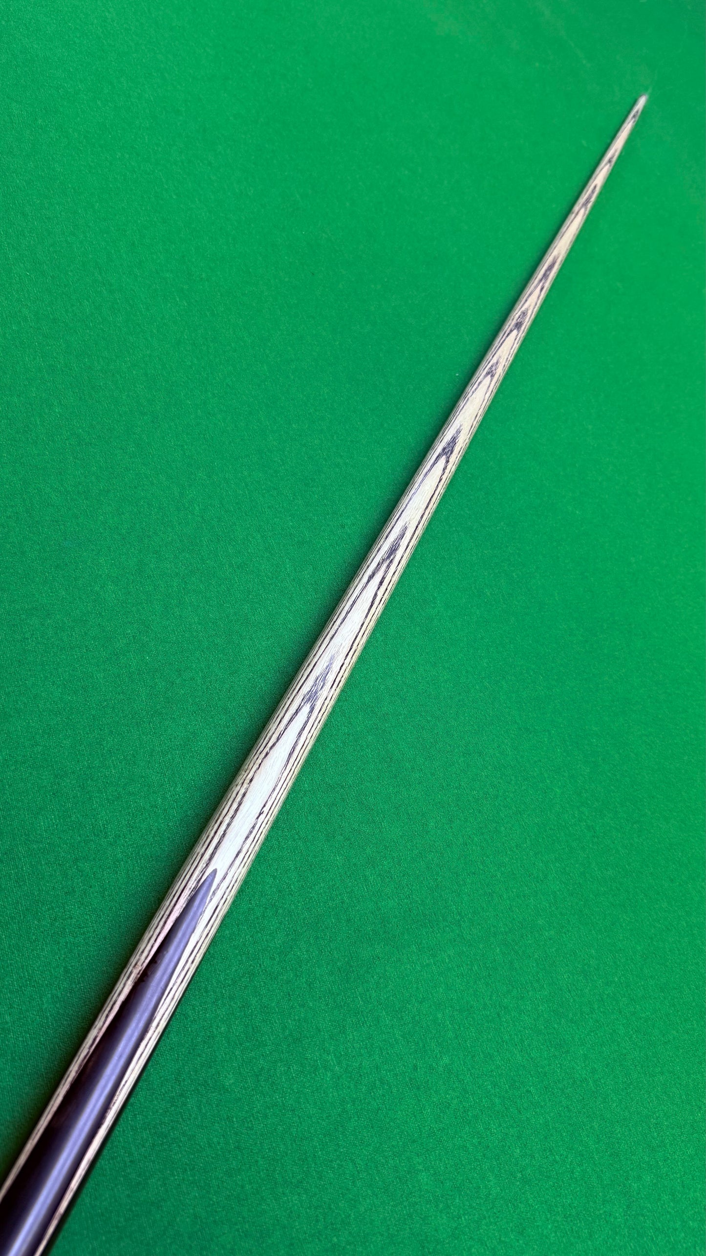 PinCue Ultimate – Queue Artisanale de Snooker en Frêne – 58 Pouces / Embout 9,3 mm / 18 oz | CueShop Maroc