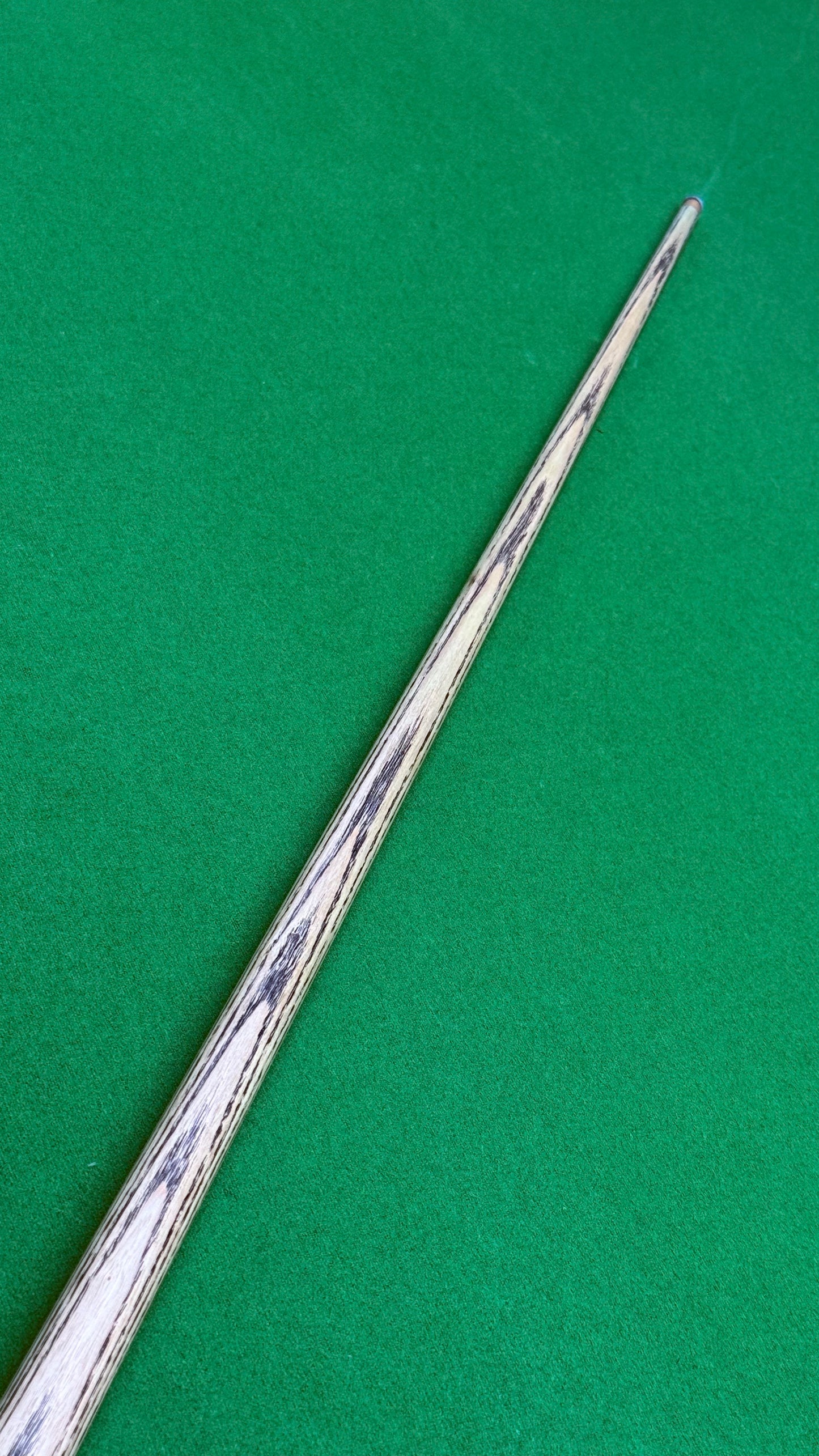 PinCue Ultimate – Queue Artisanale de Snooker en Frêne – 58 Pouces / Embout 9,3 mm / 18 oz | CueShop Maroc