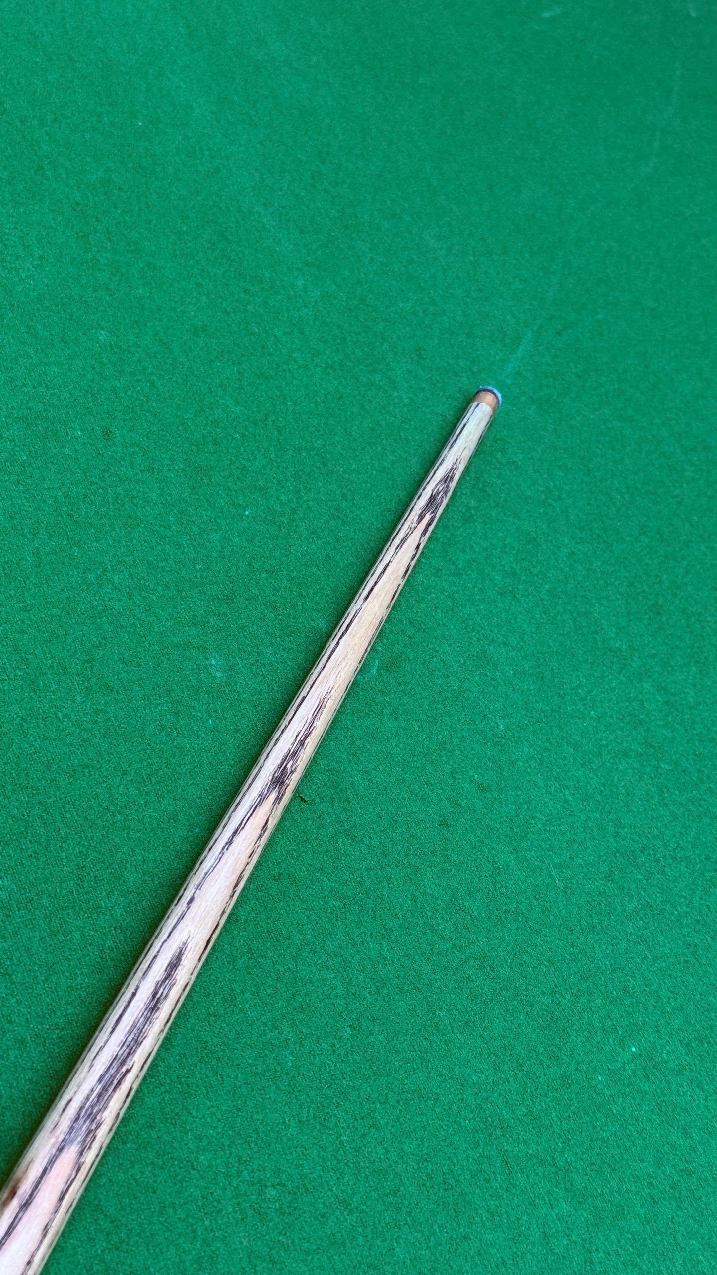 PinCue Ultimate – Queue Artisanale de Snooker en Frêne – 58 Pouces / Embout 9,3 mm / 18 oz | CueShop Maroc