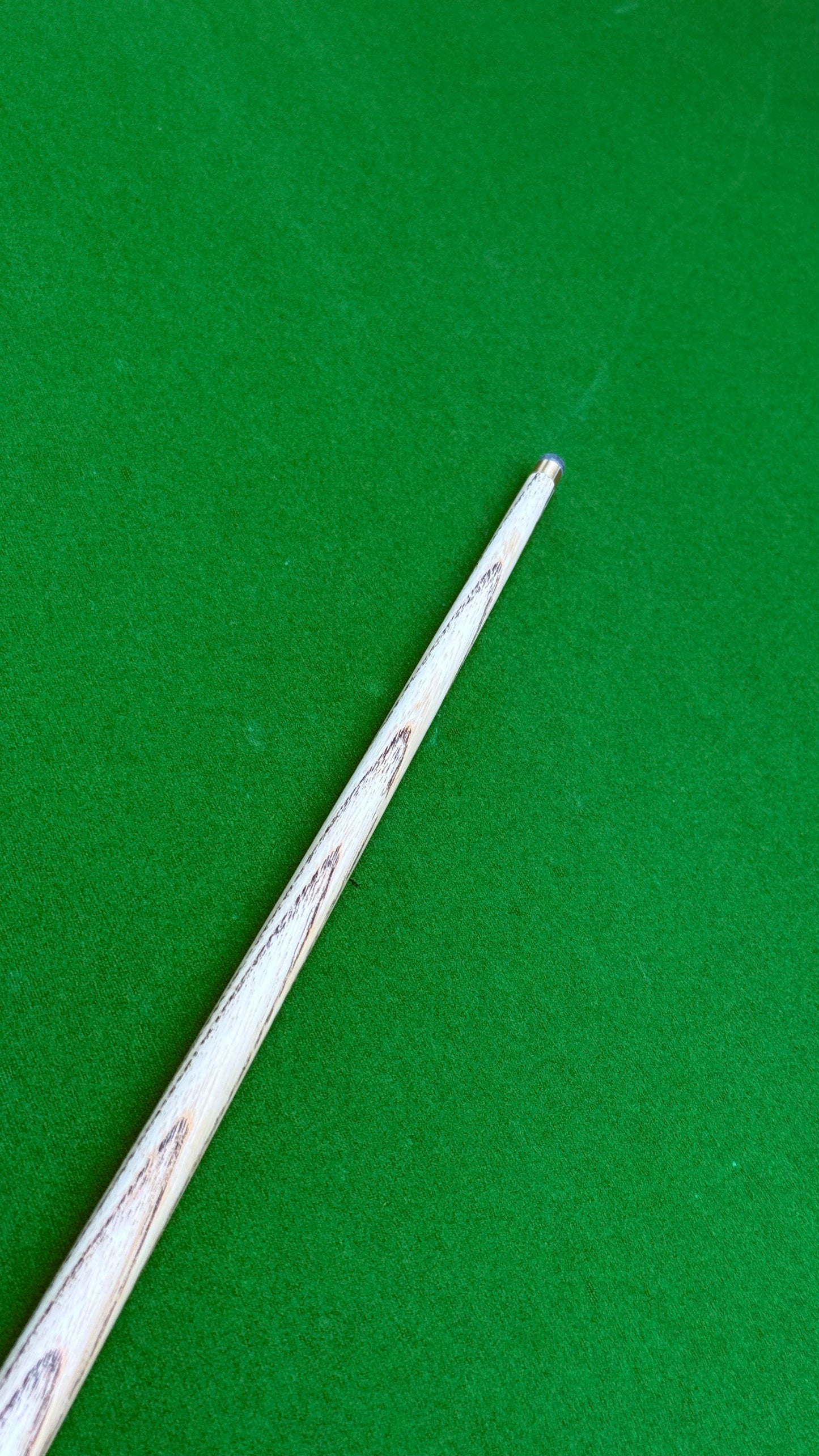 Special Cue – Handmade Ash Pool Cue – 58” / 8.5 mm Tip / 17.8 oz | CueShop Morocco