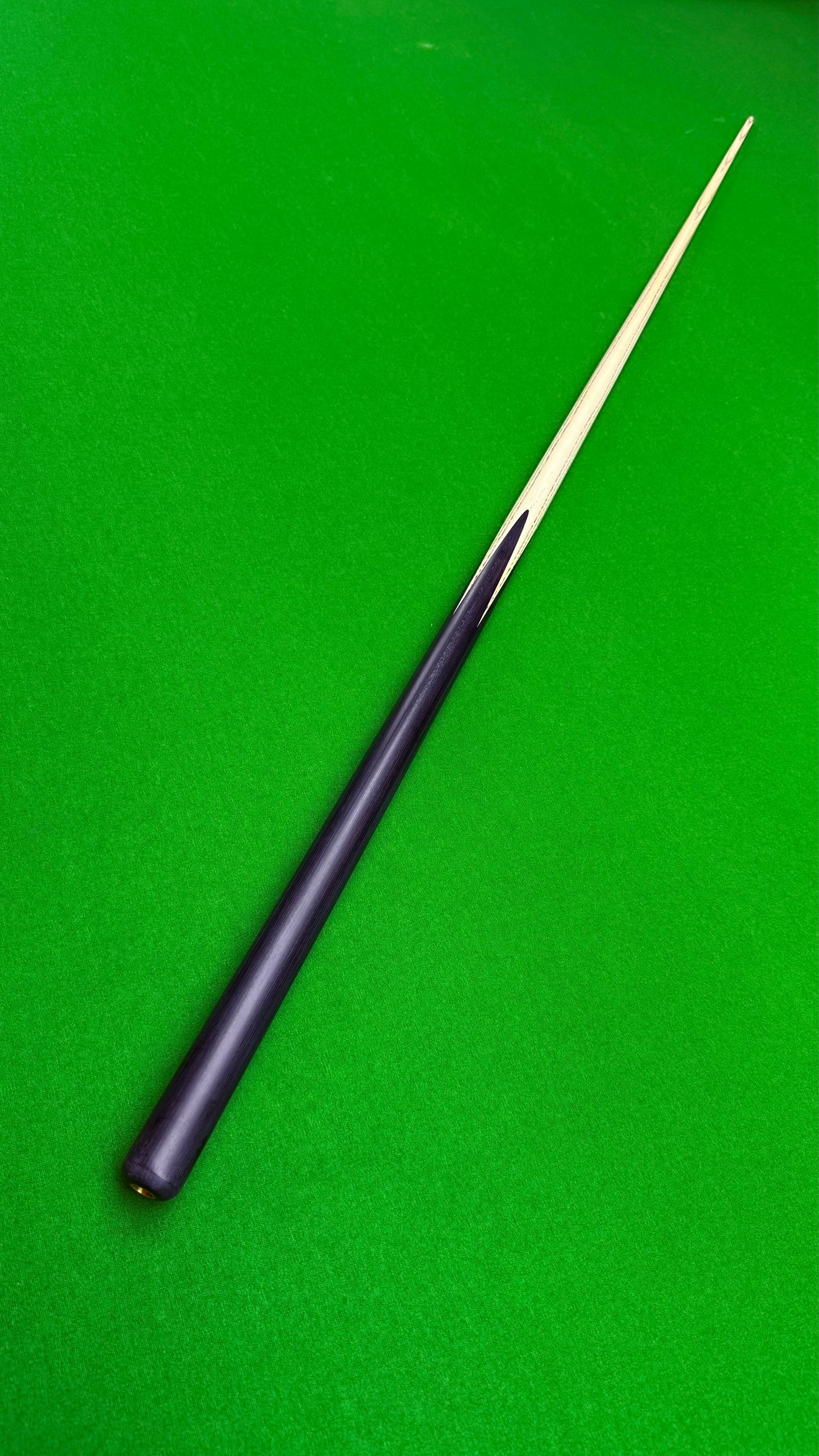 Special Cue – Handmade Ash Pool Cue – 58” / 8.5 mm Tip / 17.8 oz | CueShop Morocco