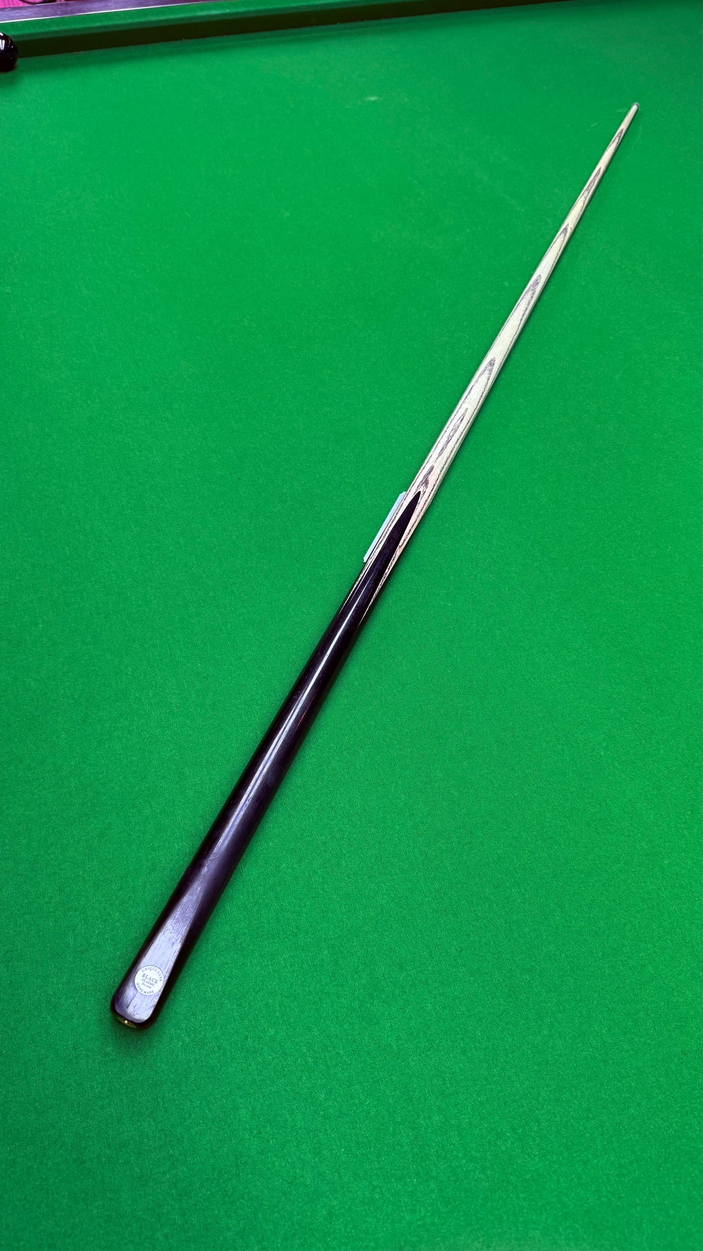 Unique Black édition Cue – Handmade Ash Snooker Cue – 58” / 9.5 mm Tip / 17.7 oz | CueShop Morocco