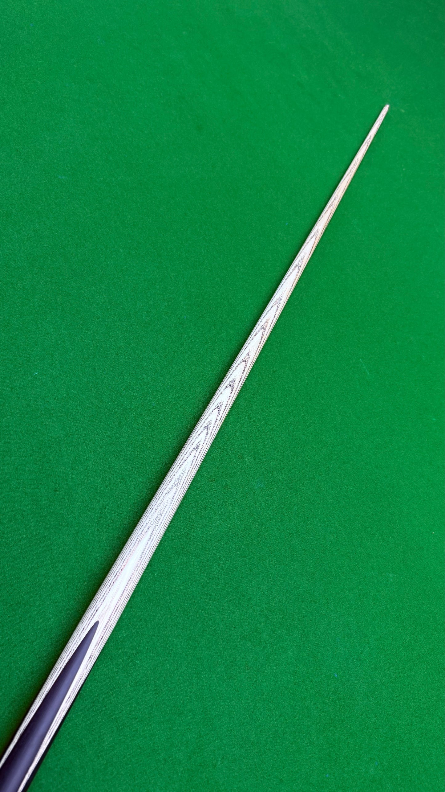 Special Cue – Queue Artisanale de Billard en Frêne – 58 Pouces / Embout 8,5 mm / 18 oz | CueShop Maroc