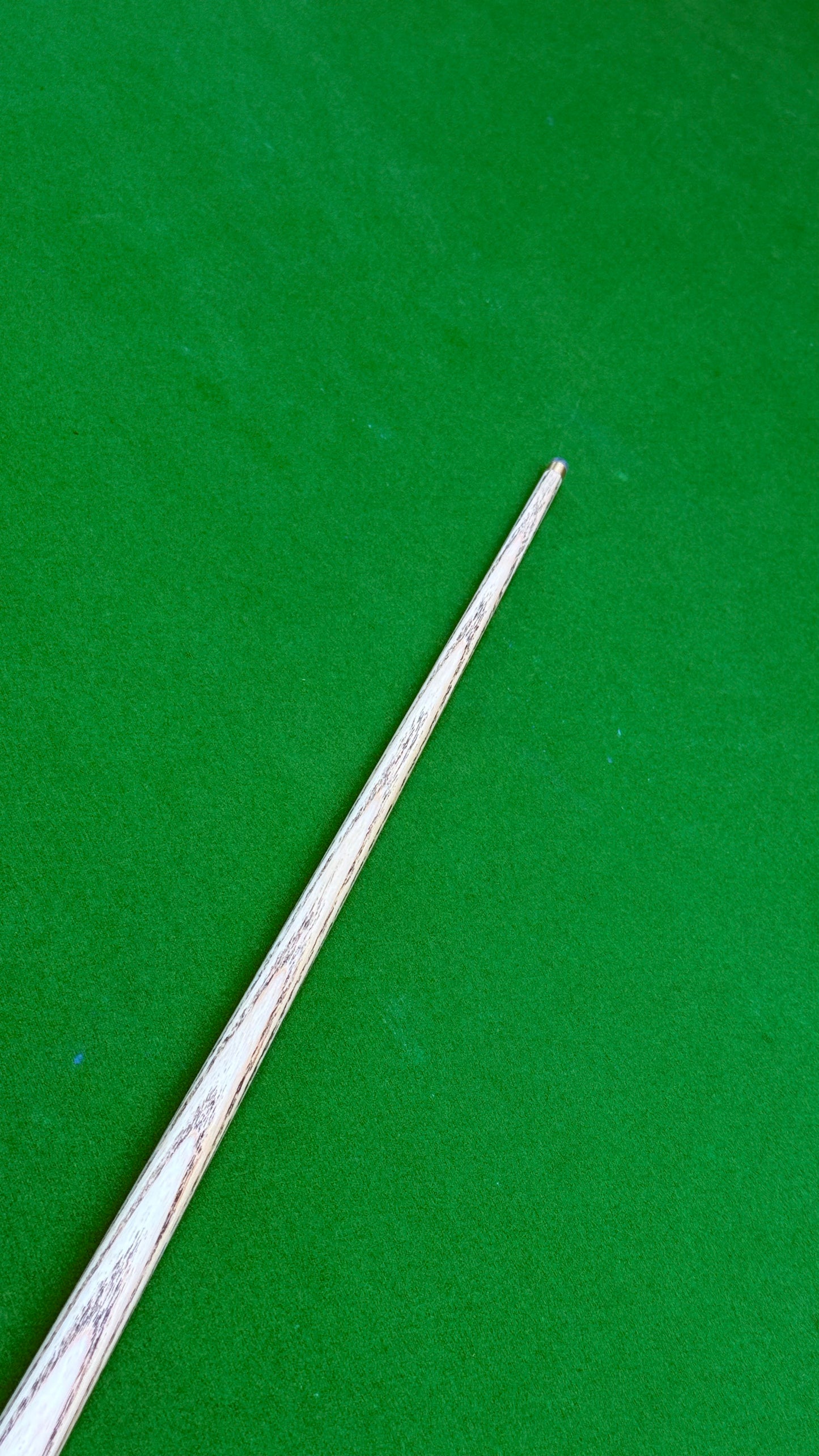 Special Cue – Queue Artisanale de Billard en Frêne – 58 Pouces / Embout 8,5 mm / 18 oz | CueShop Maroc