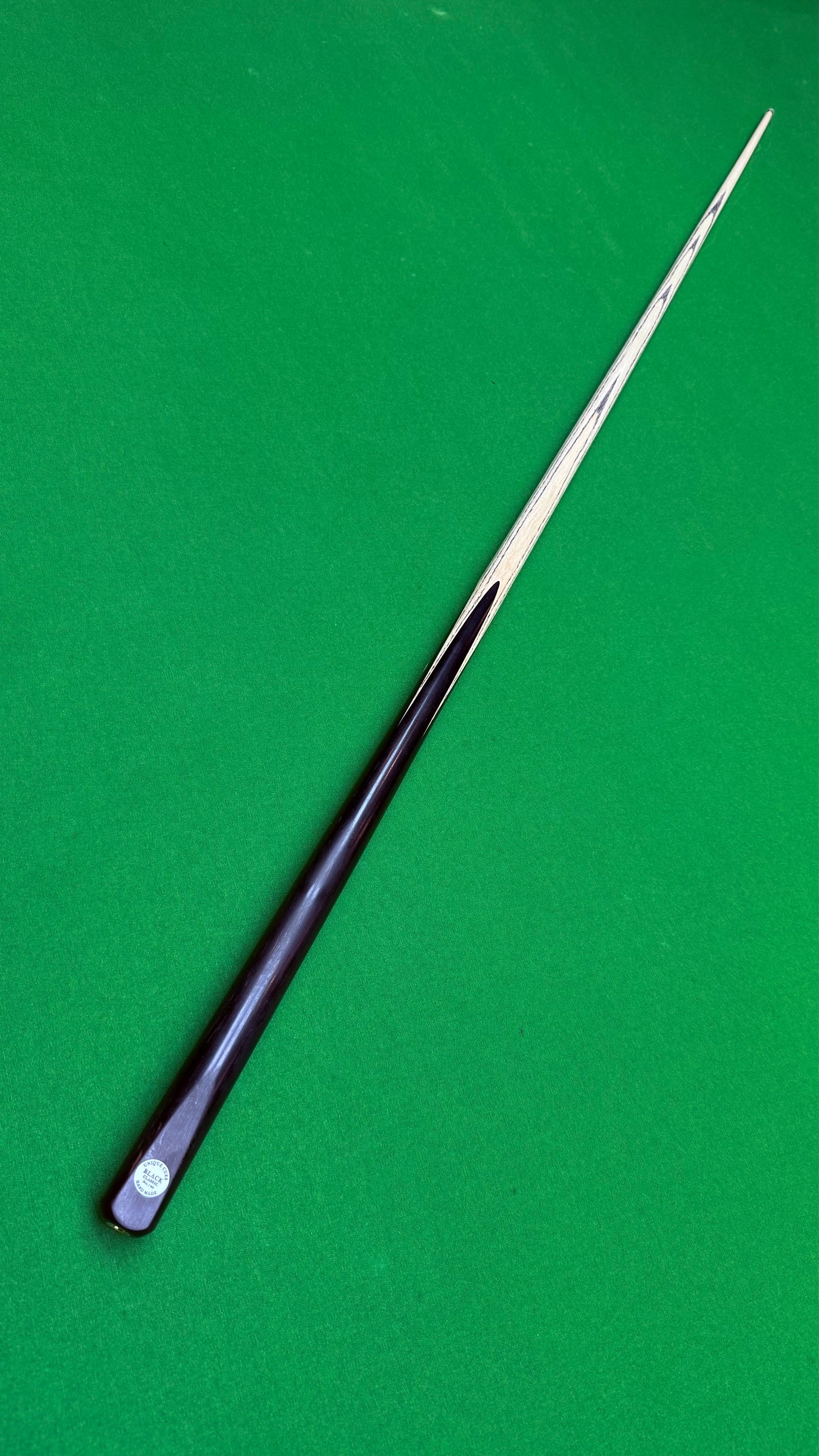 Unique black classic n°140– Handmade Ash Snooker Cue – 58” / 9.5mm Tip / 18oz | CueShop Morocco