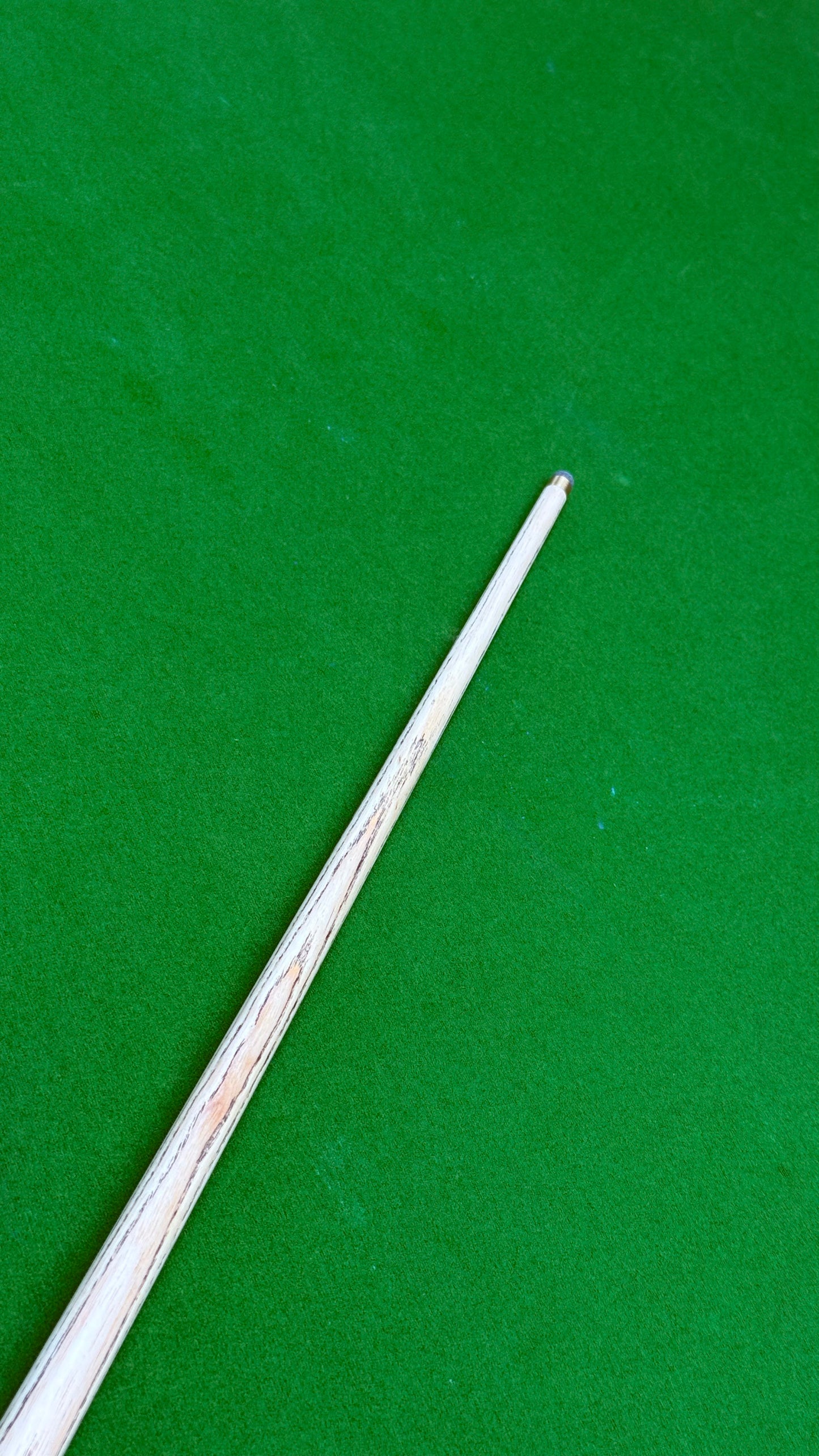 Special Cue – Queue Artisanale de Snooker en Frêne – 58 Pouces / Embout 9,5 mm / 18,1 oz | CueShop Maroc