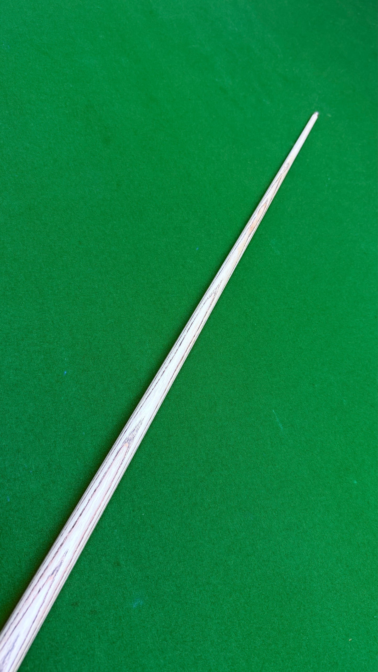 Special Cue – Queue Artisanale de Snooker en Frêne – 58 Pouces / Embout 9,5 mm / 18,1 oz | CueShop Maroc