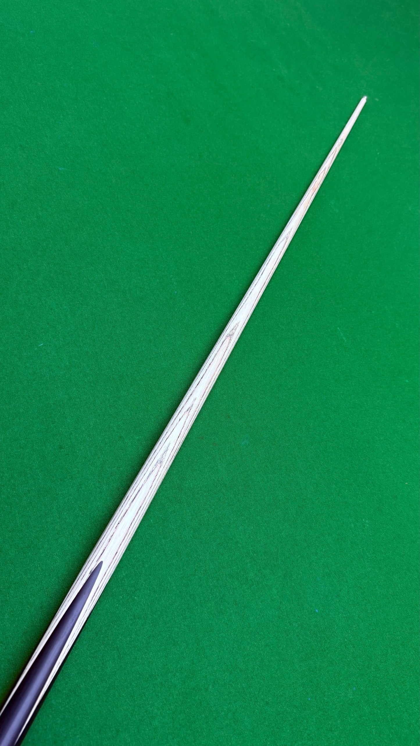 Special Cue – Queue Artisanale de Snooker en Frêne – 58 Pouces / Embout 9,5 mm / 18,1 oz | CueShop Maroc