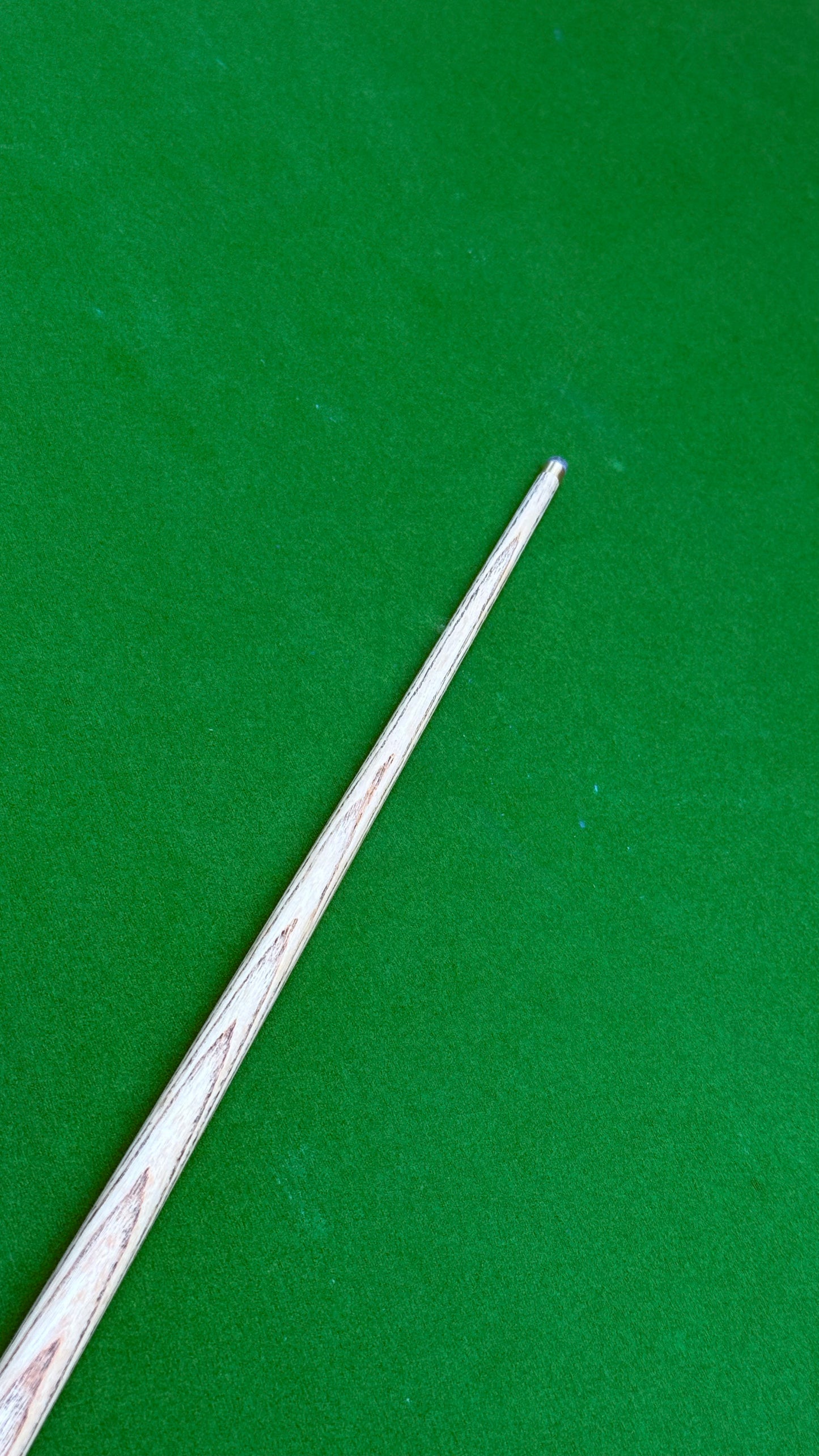 Special Cue – Queue Artisanale de Billard en Frêne – 58 Pouces / Embout 8,5 mm / 18 oz | CueShop Maroc