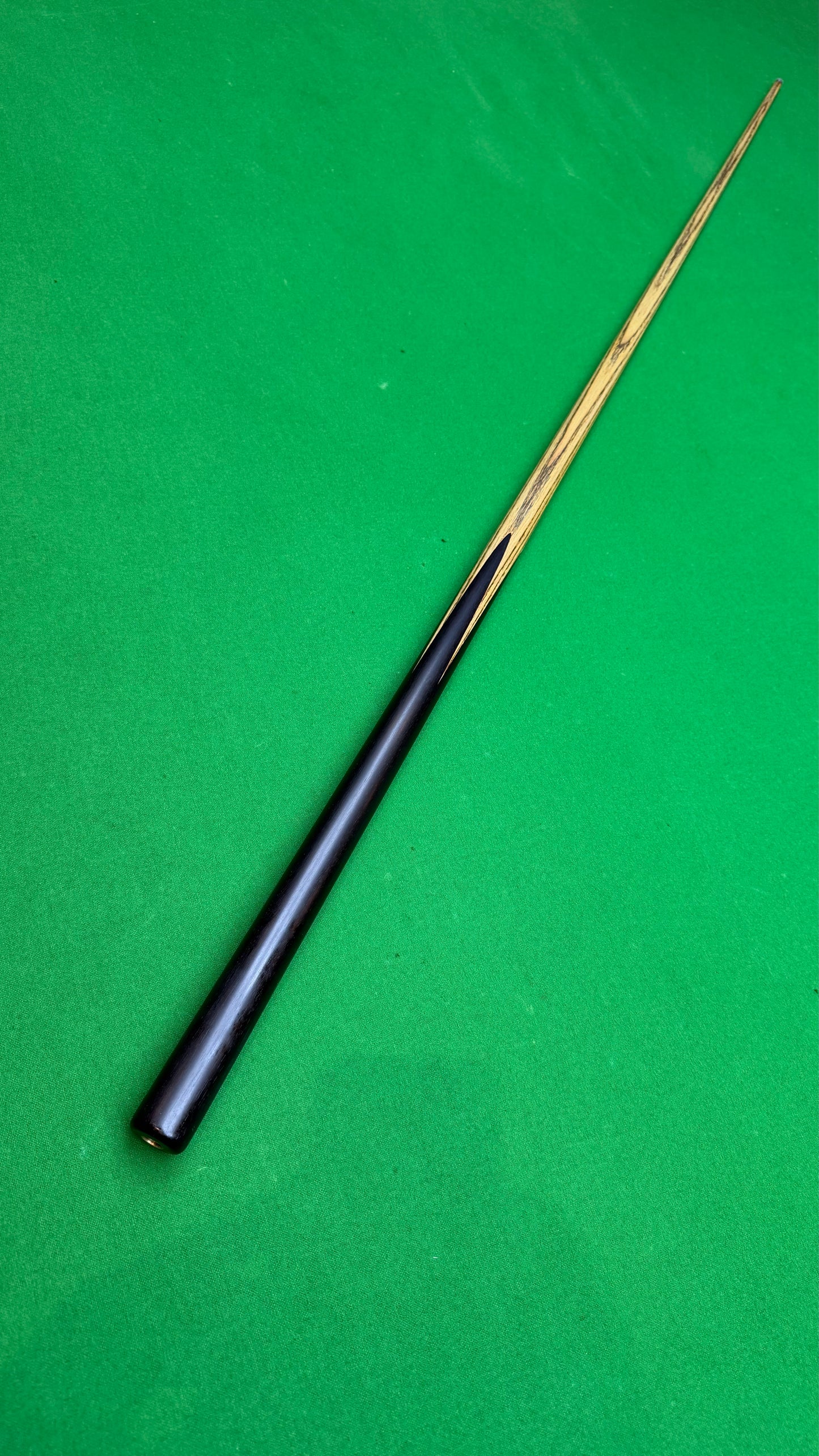 Ton Praram III Beyond Pro – Snooker Cue |Tip 9.4 mm| 58”| 18 oz | 29.5