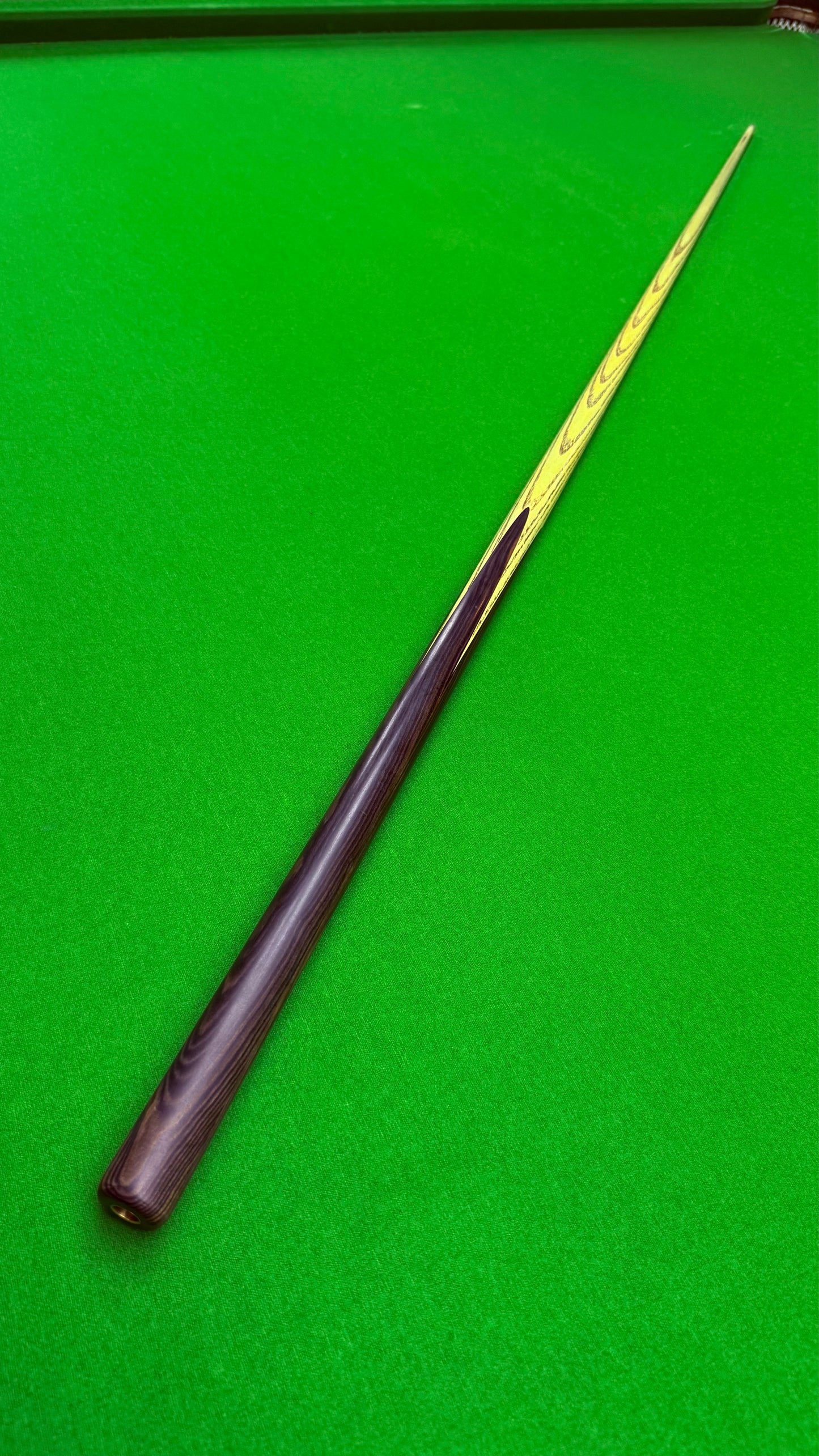 TON Praram Cue – Handmade Ash Snooker Cue – 58.7” / 9.4 mm Tip / 18.2 oz | CueShop Morocco
