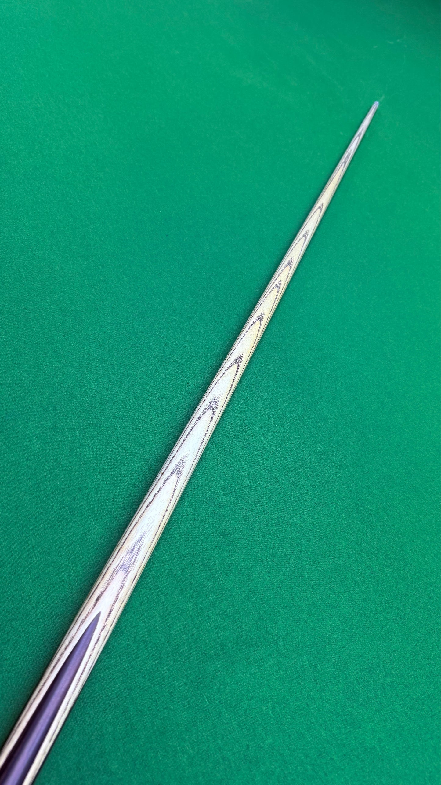 TON Praram Cue – Handmade Ash Snooker Cue – 58.7” / 9.4 mm Tip / 18.2 oz | CueShop Morocco