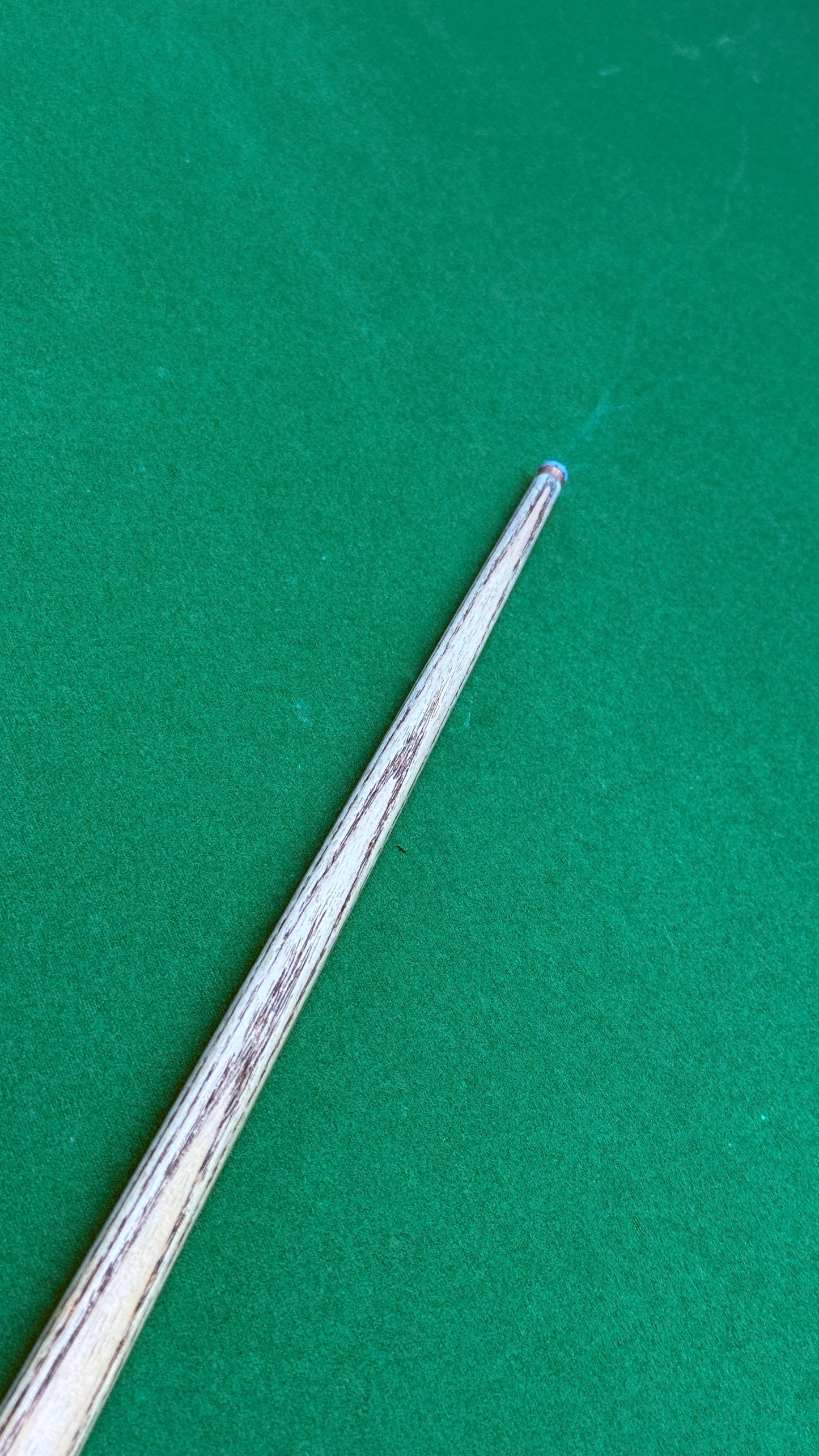 TON Praram Cue – Handmade Ash Snooker Cue – 58.7” / 9.4 mm Tip / 18.2 oz | CueShop Morocco