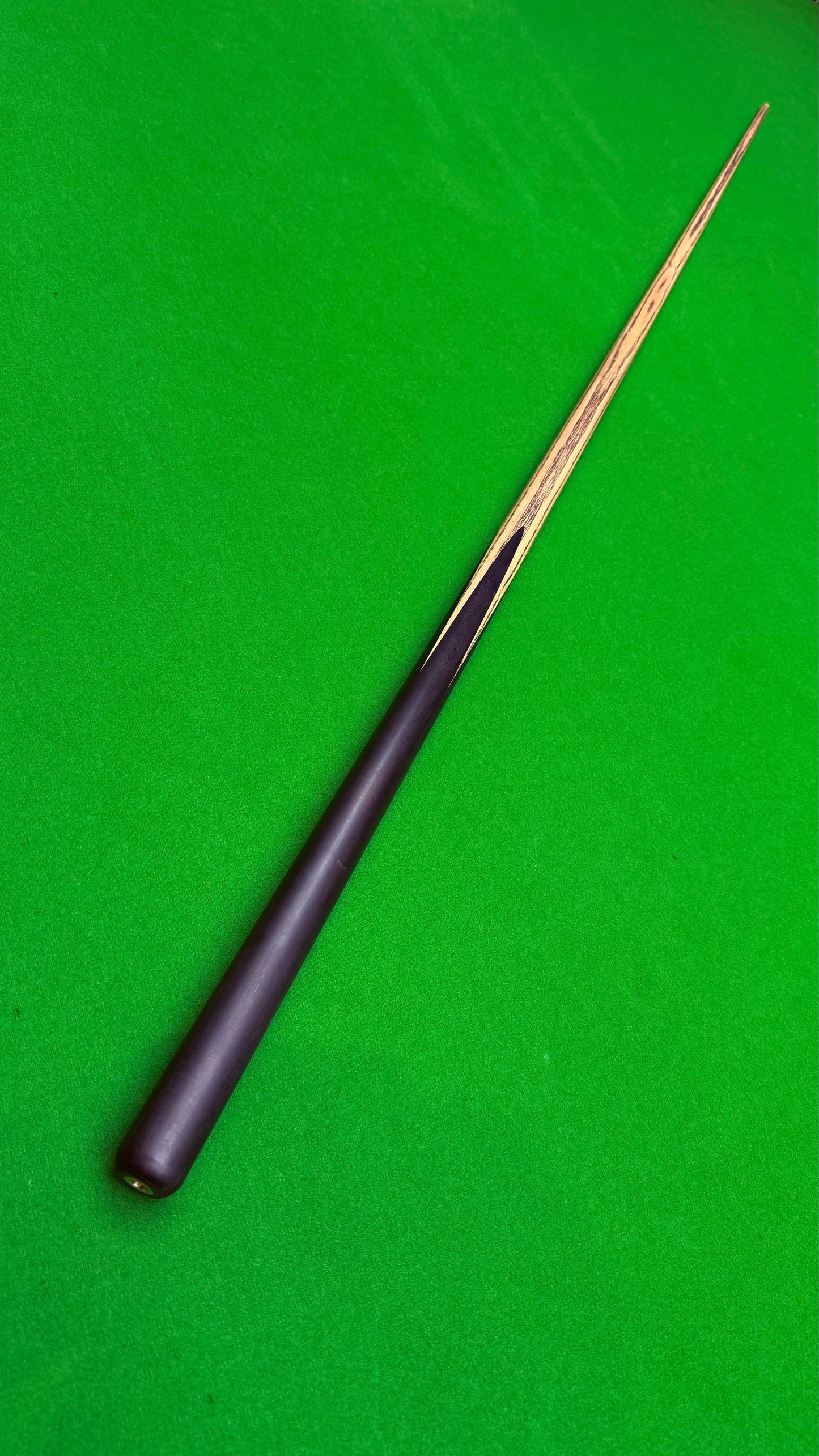 Unique Cues Pure Edition FS – Snooker Cue – 58" | Tip 9.4 mm | 18.2 oz | 29.5