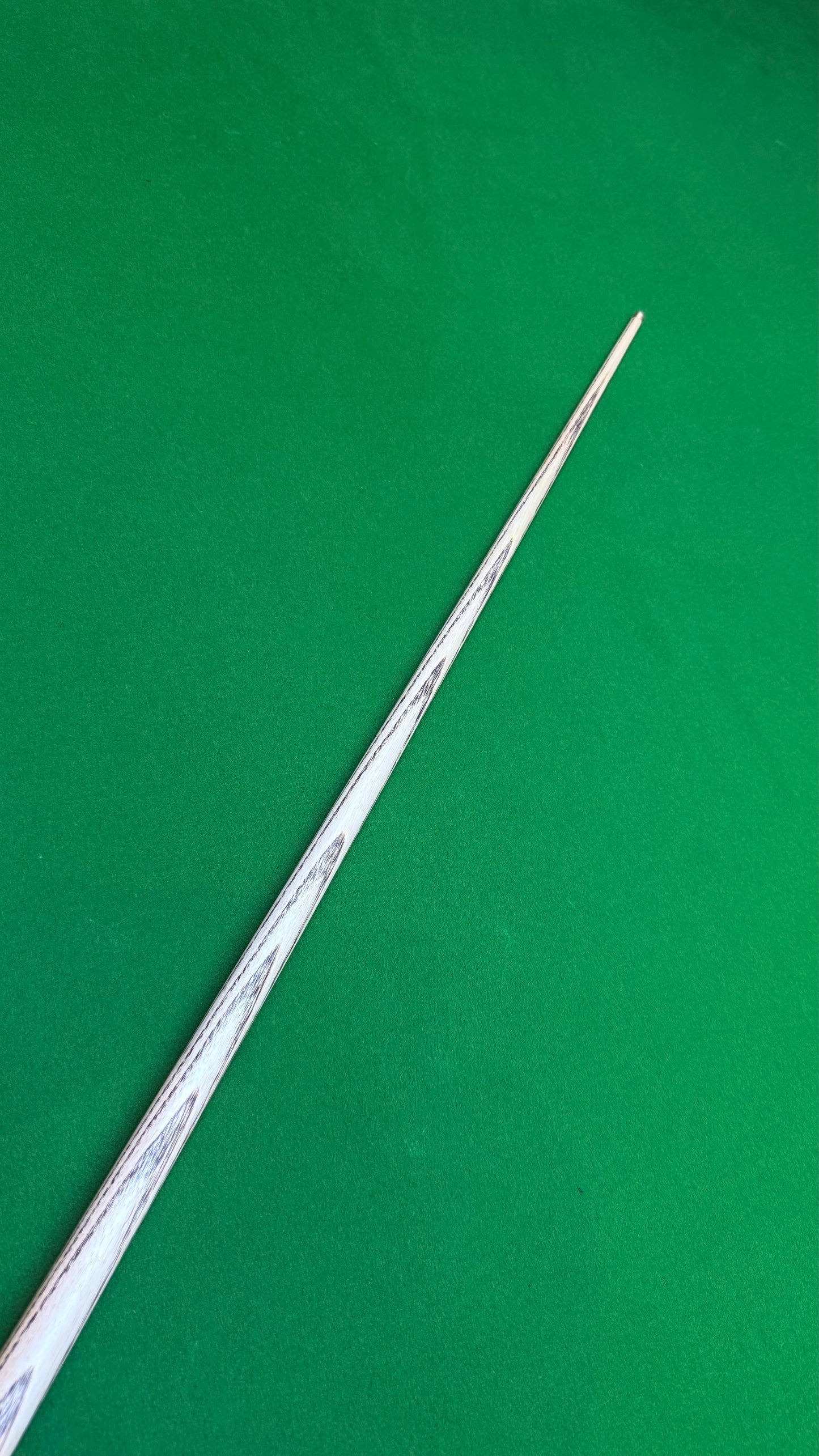 ASIA Cue SERIE 1– Handmade Ash Snooker Cue – 58” / 9.4 mm Tip / 18 oz | CueShop Morocco