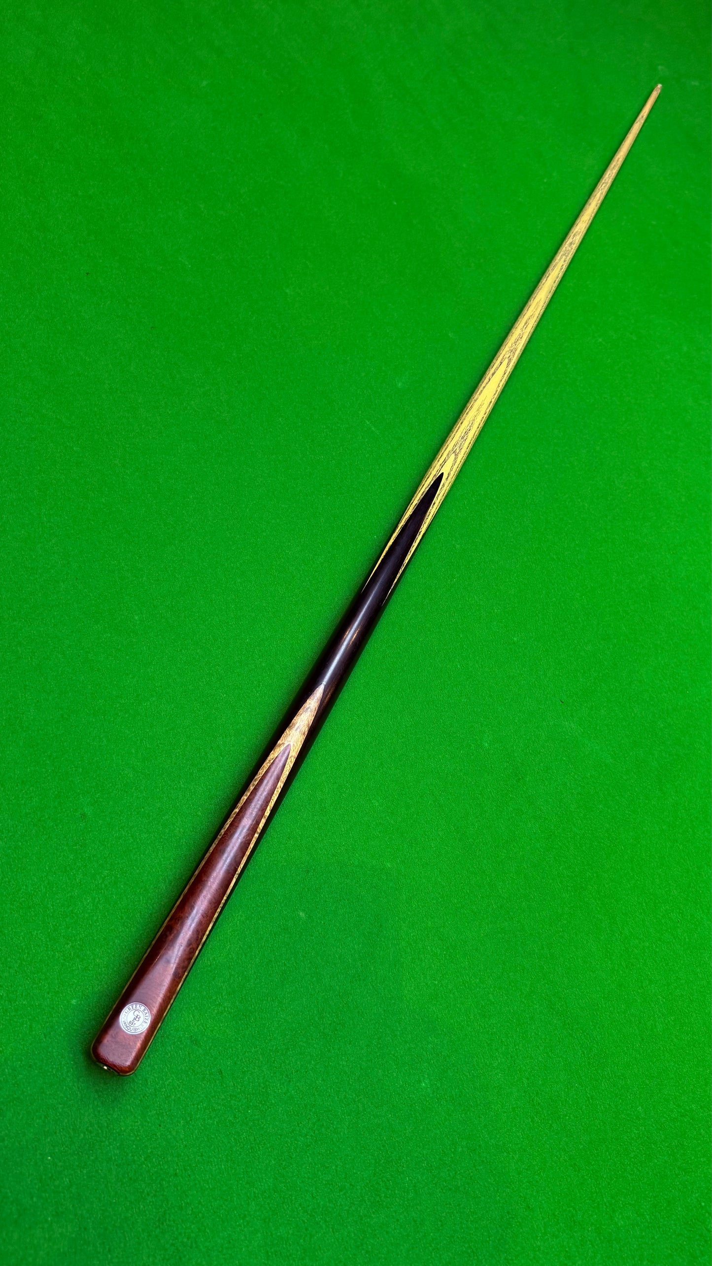 Green Baize Vanquish-Handmade Ash Snooker Cue – 56.7” / 9.2 mm Tip / 17.8 oz | CueShop Morocco