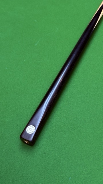 Ton Praram III Série 2 Pro Cue – Handmade Ash Snooker Cue – 58” / 9.4] mm Tip / 18.2 oz | CueShop Morocco