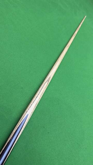 Ton Praram III Série 2 Pro Cue – Handmade Ash Snooker Cue – 58” / 9.2 mm Tip / 18.3 oz | CueShop Morocco