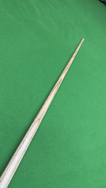 Ton Praram III Série 2 Pro Cue – Handmade Ash Snooker Cue – 58” / 9.2 mm Tip / 18.3 oz | CueShop Morocco