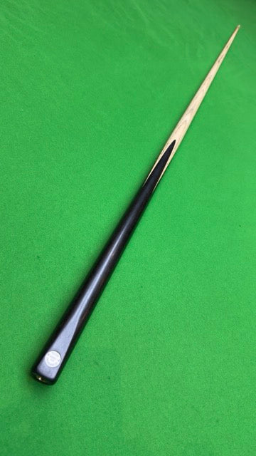 Ton Praram Série 1 Cue – Handmade Ash Snooker Cue – 58” / 9.4 mm Tip / 18 oz | CueShop Morocco