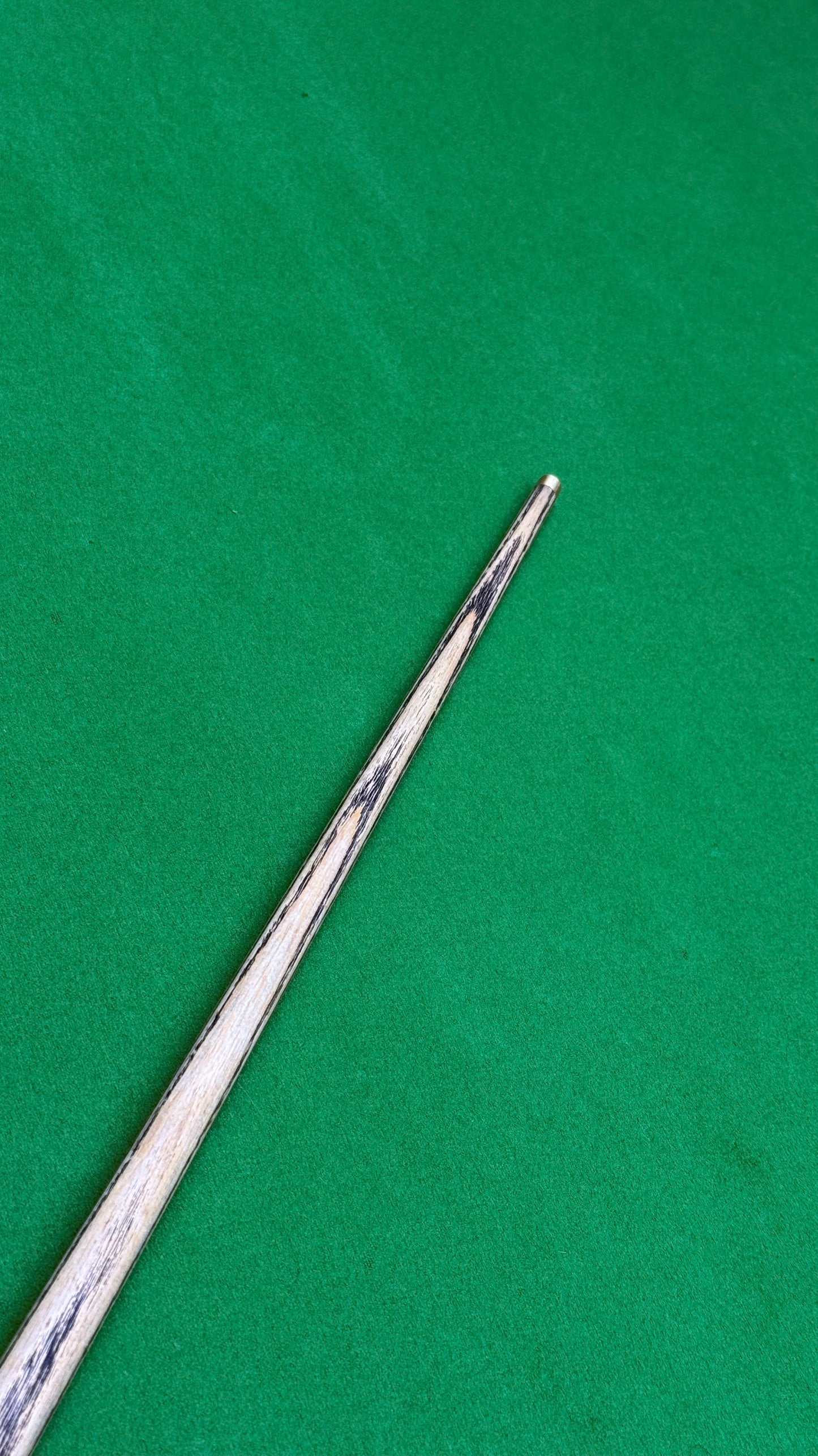Unique Cues Pure Edition FS – Snooker Cue – 58" | Tip 9.5 mm | 18.2 oz | 29.5