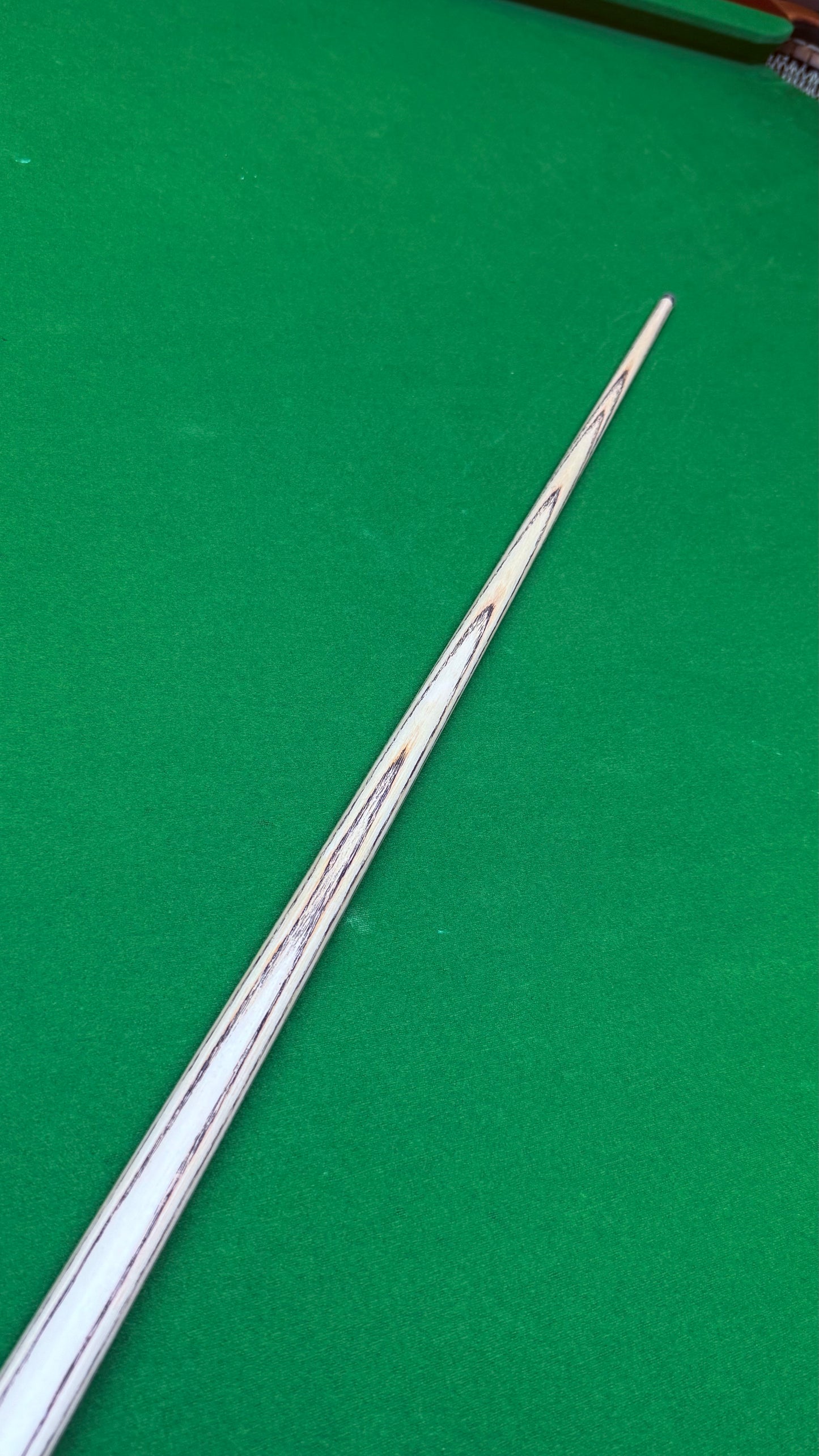 SPECIAL CUES PRIME 1 pc - Ash - 9.6mm - 57.5" - 18.2oz