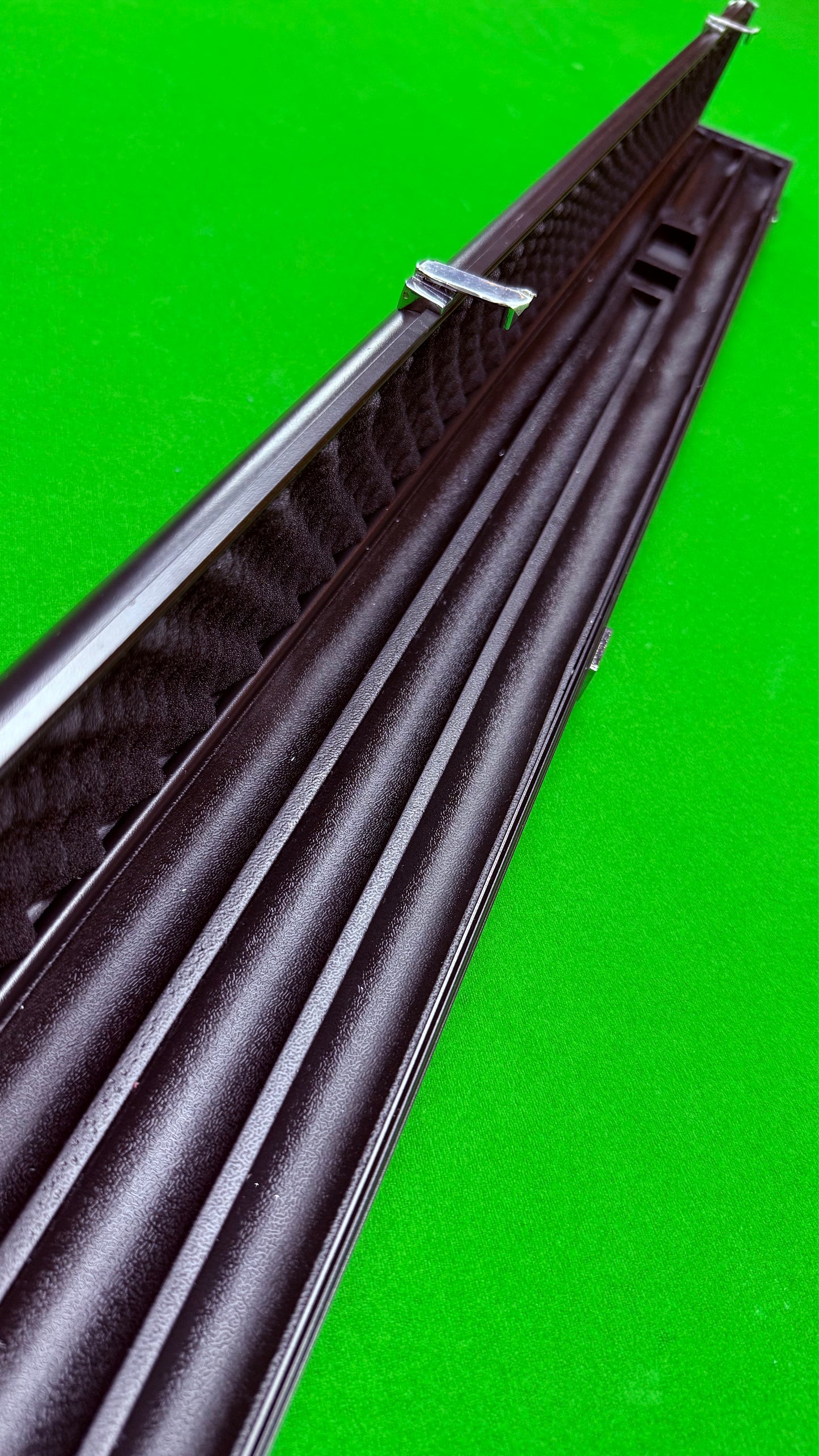 Black Aliminum Cue Case – Premium 1 pc Snooker Cue Case -3 slot– Protect & Carry | CueShop Morocco