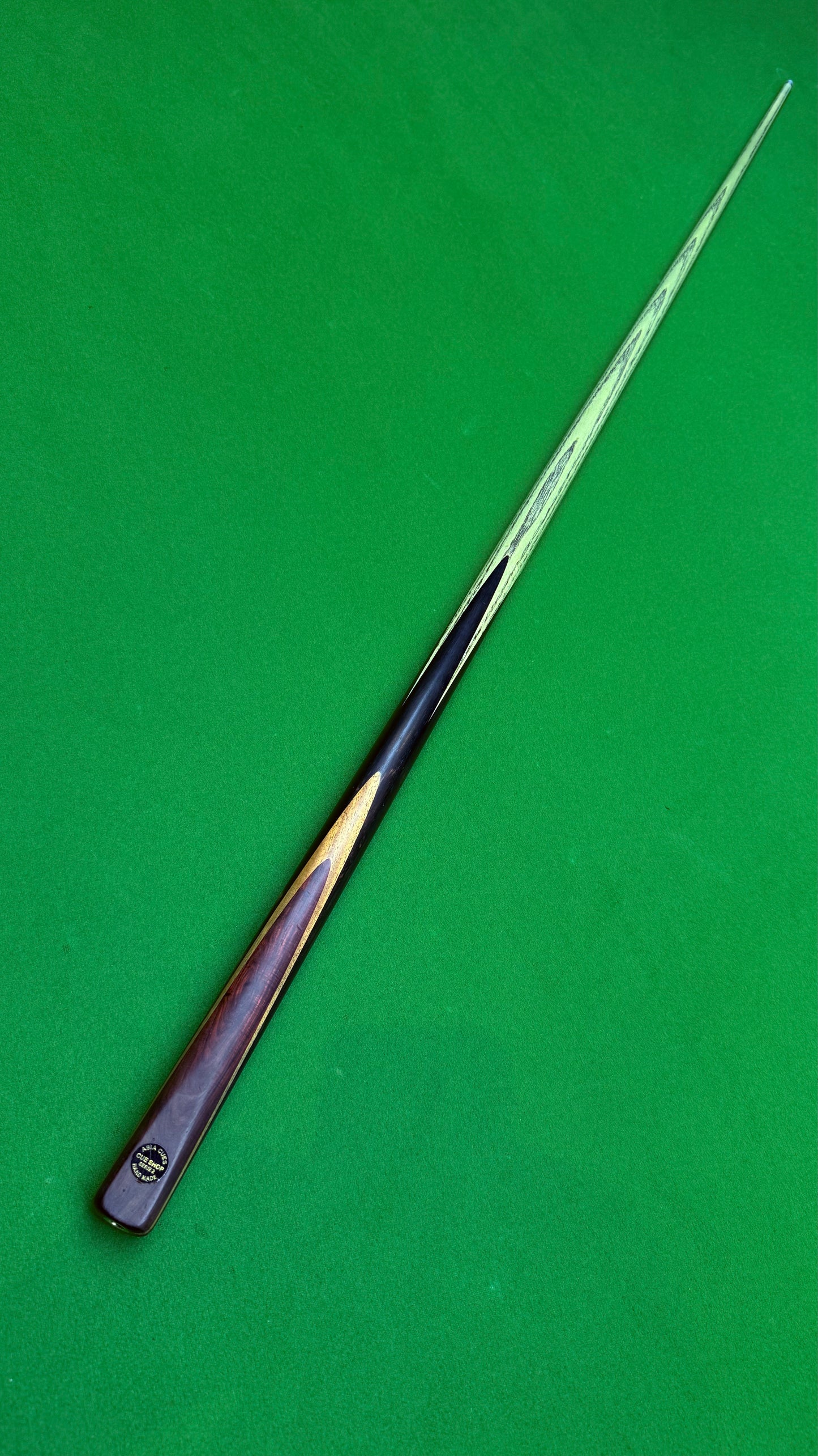 Asia Cue SERIE 2 – Handmade Ash Snooker Cue – 57.5” / 9.5 mm Tip / 18 oz | CueShop Morocco