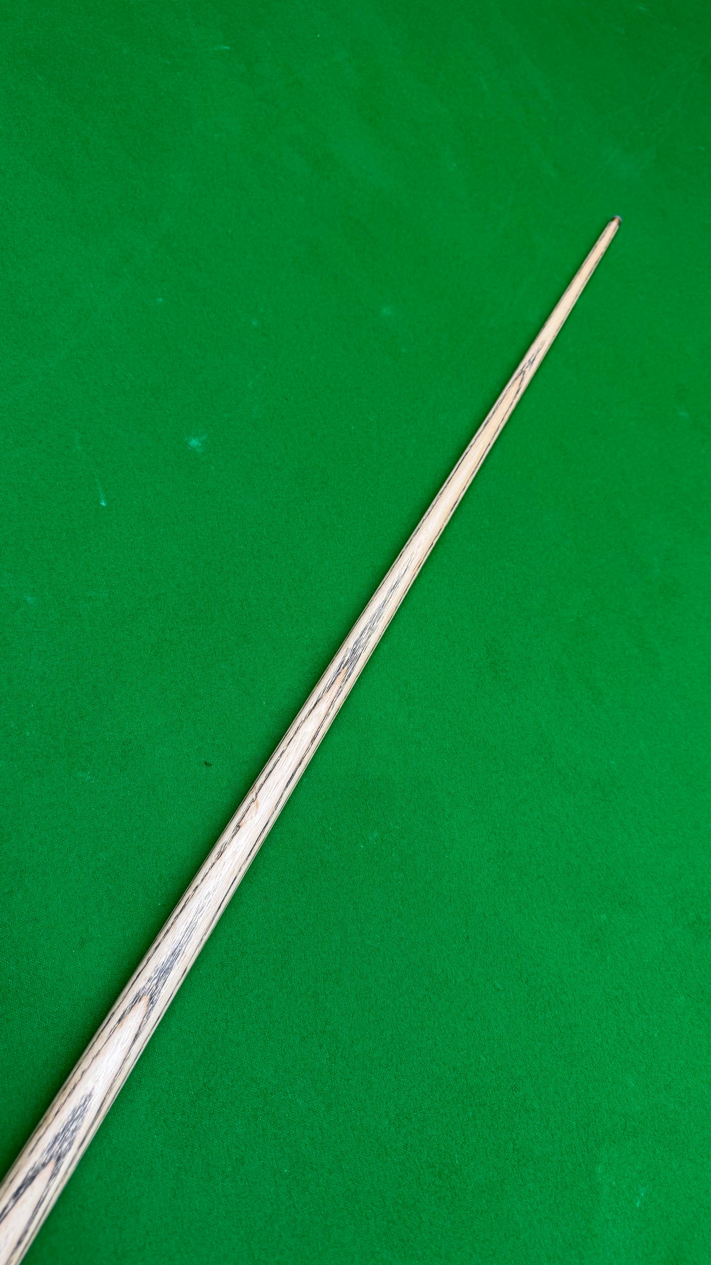 Unique Black Classic – Snooker Cue |Tip 9.45 mm| 58”| 18.2 oz | 29.4