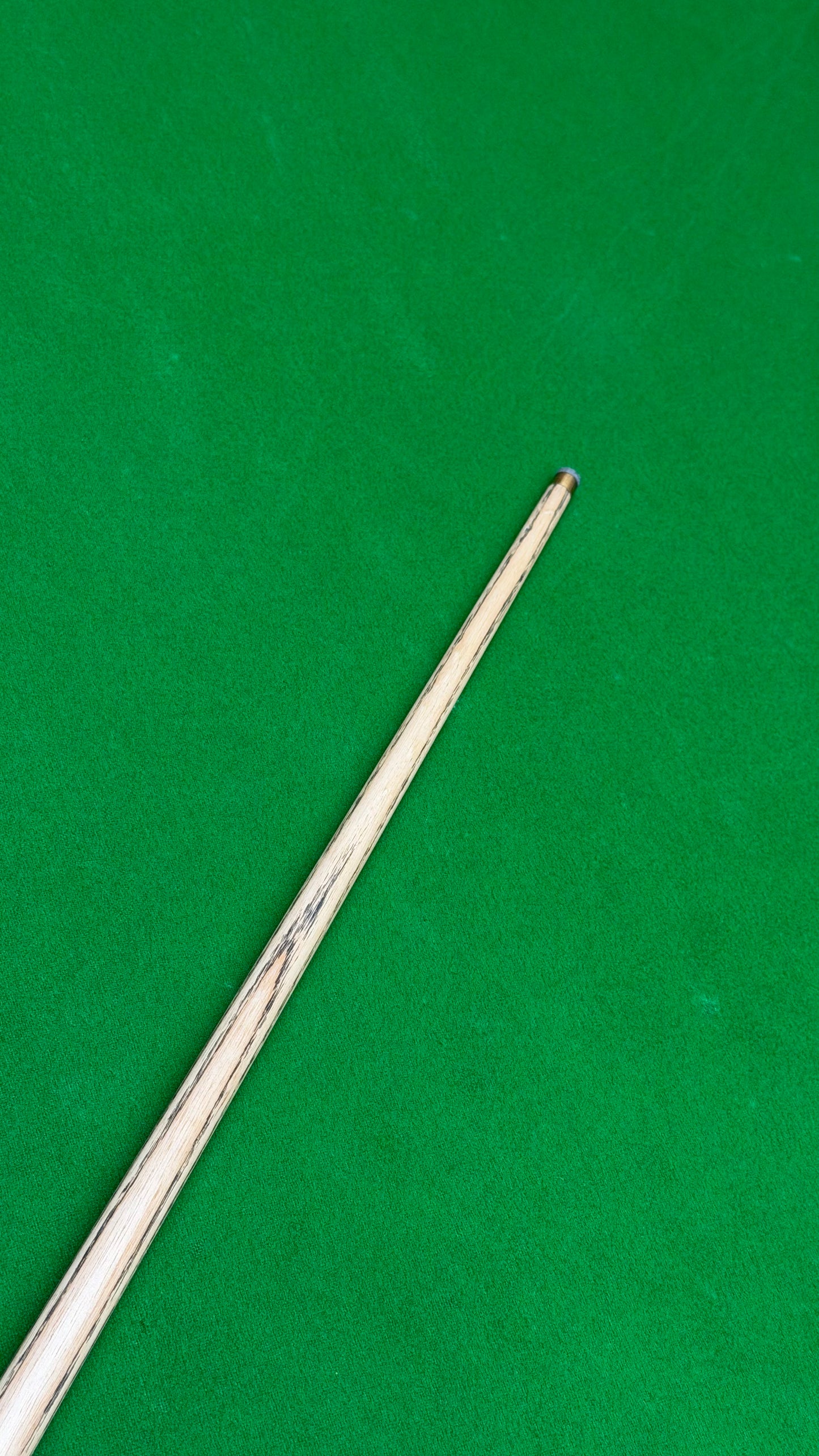 Unique Black Classic – Snooker Cue |Tip 9.45 mm| 58”| 18.2 oz | 29.4