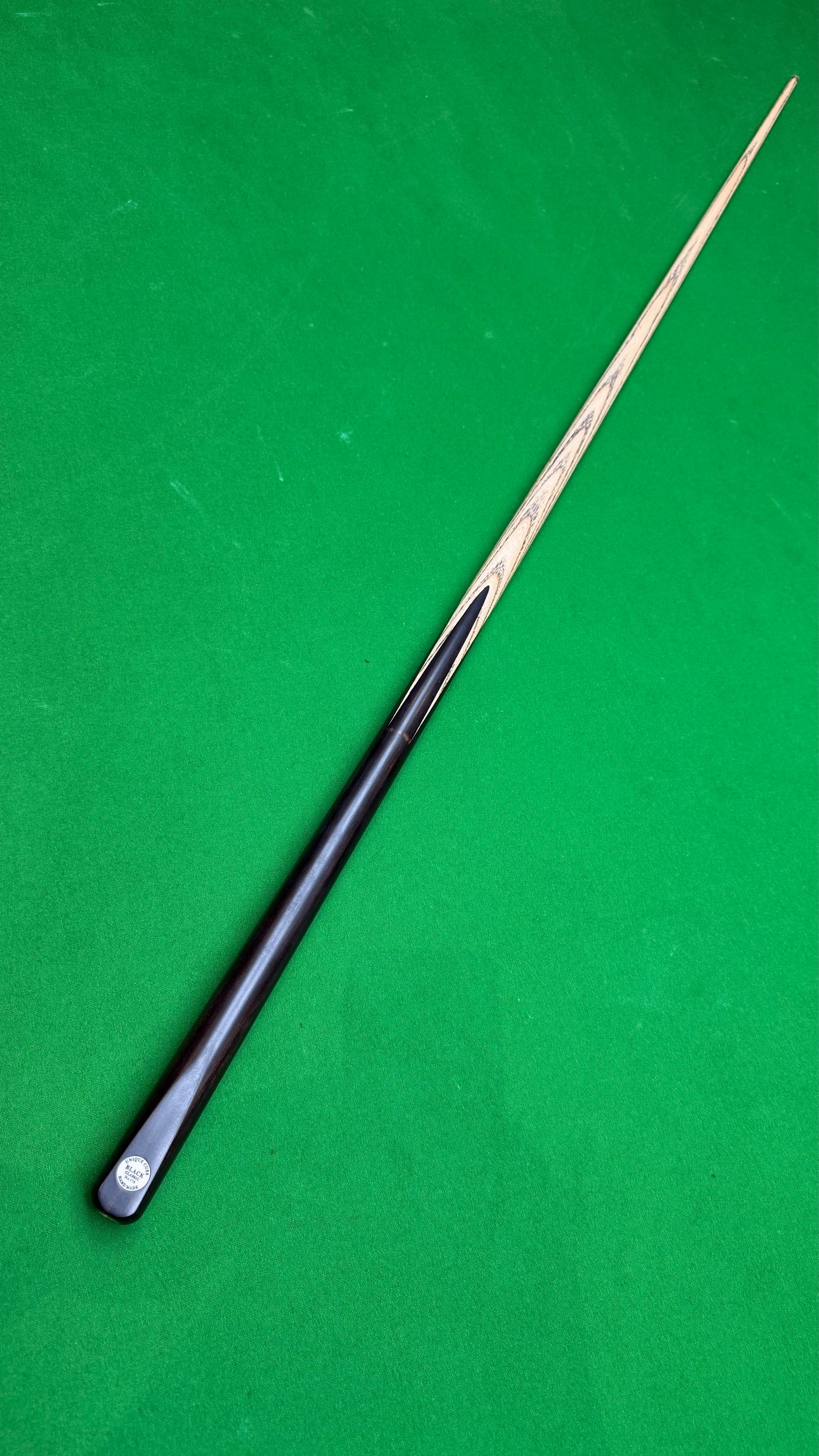Unique Black Classic – Snooker Cue |Tip 9.45 mm| 58”| 18.2 oz | 29.4