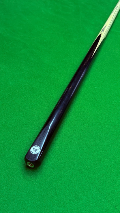Unique Black classic n°128 – Queue de snooker artisanale en frêne – Longueur 58” / Tip 9.5 mm / Poids 17.7 oz | CueShop Maroc