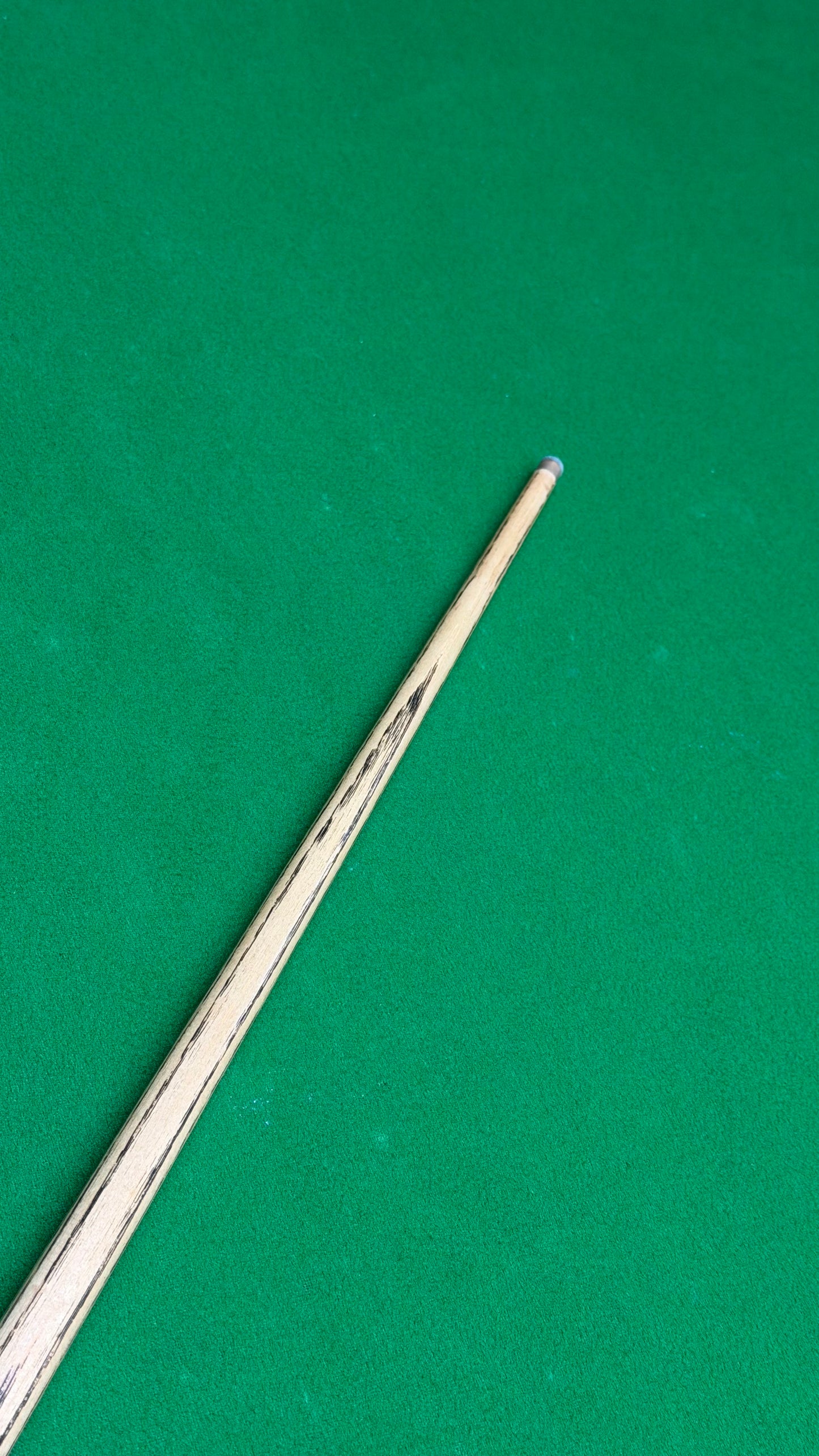 DP PROFESSIONAL Cue – Snooker Cue |Tip 9.5 mm| 58”| 18.2 oz | 29.6