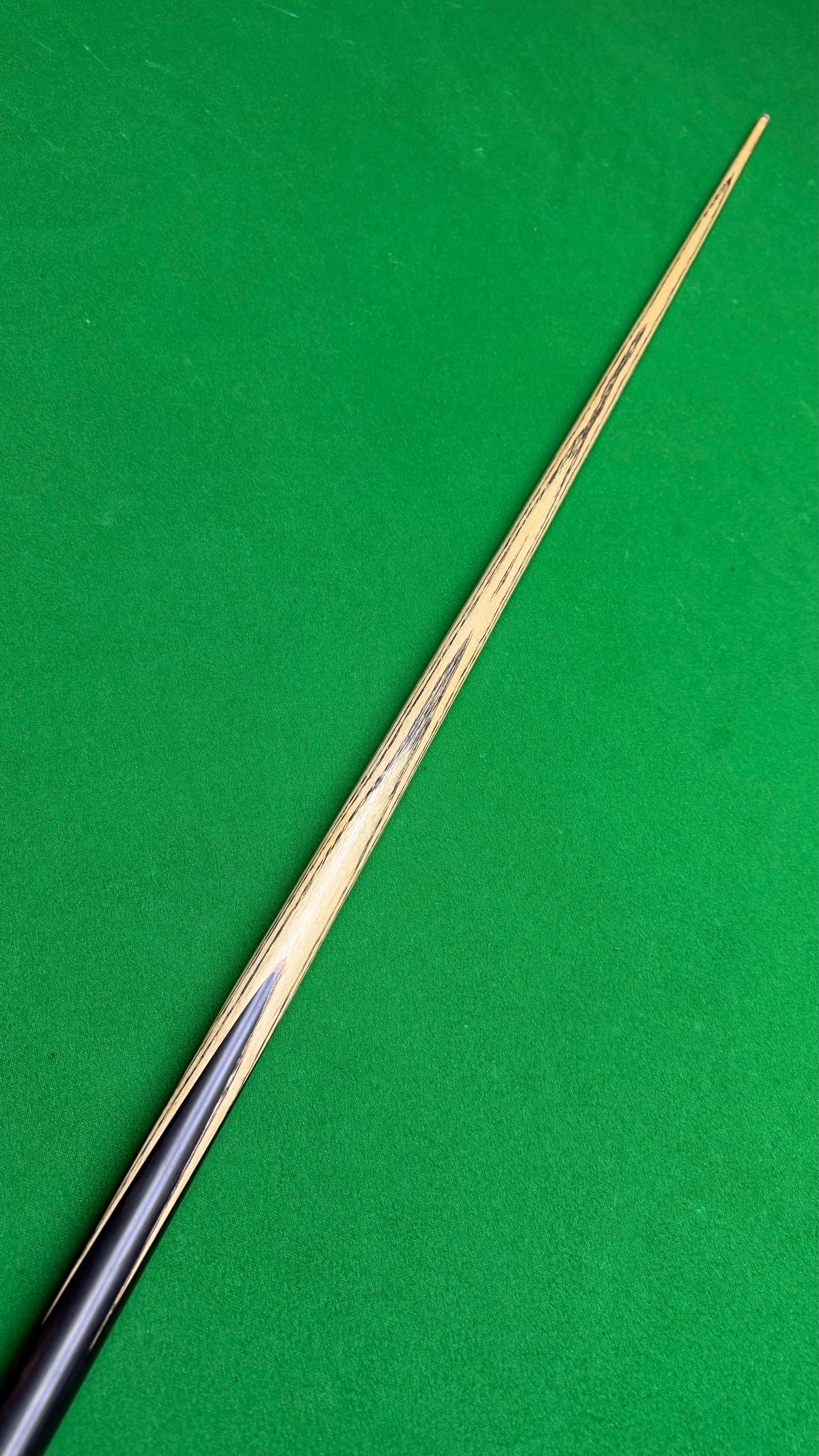 DP PROFESSIONAL Cue – Snooker Cue |Tip 9.5 mm| 58”| 18.2 oz | 29.6