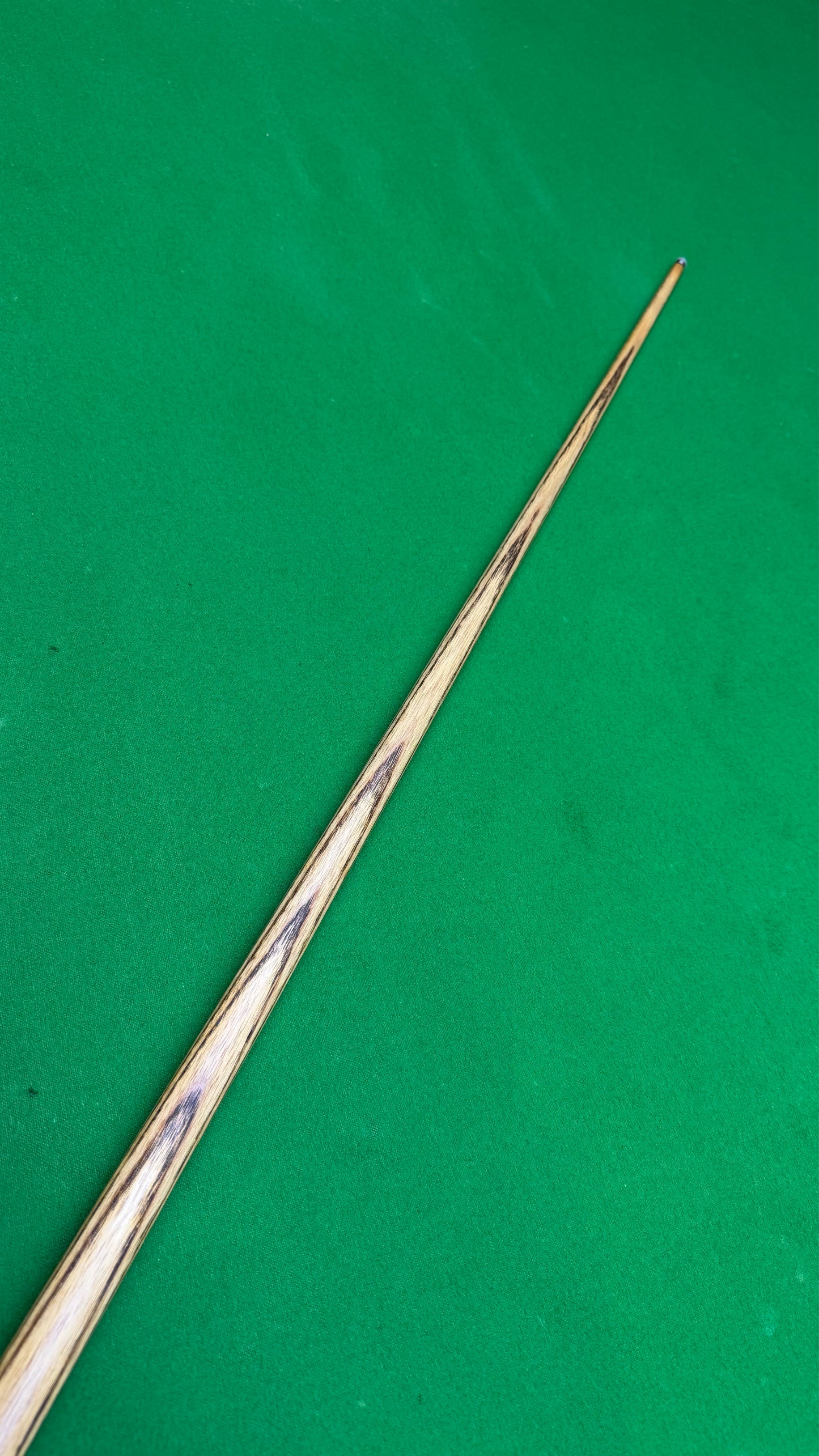 Ton Praram III Beyond Pro – Snooker Cue |Tip 9.4 mm| 58”| 18 oz | 29.5