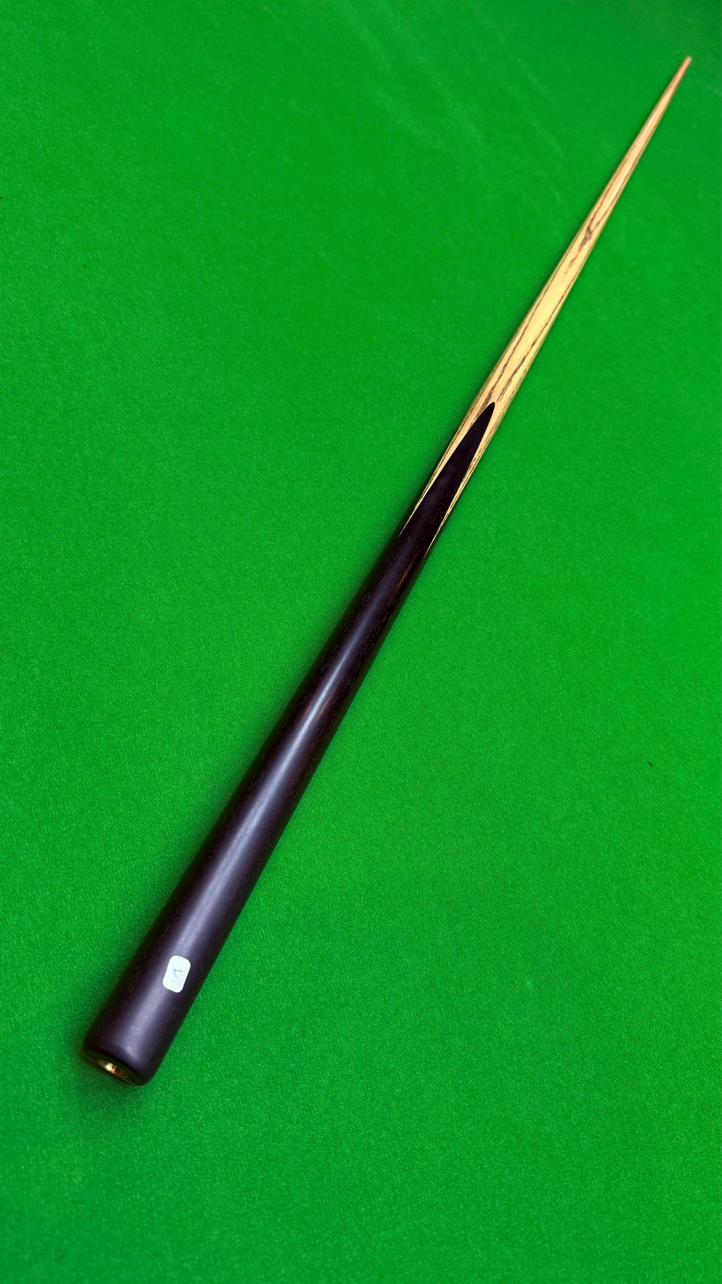 Ton Praram III Série 2 Pro Cue – Handmade Ash Snooker Cue – 57.5” / 9.4 mm Tip / 18.2 oz | CueShop Morocco