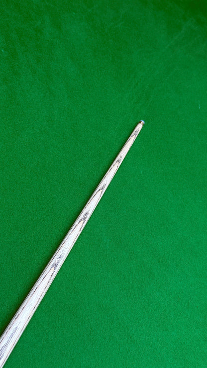 Unique Black classic n°146– Queue de snooker artisanale en frêne – Longueur 58” / Tip 8.4 mm / Poids 18 oz | CueShop Maroc