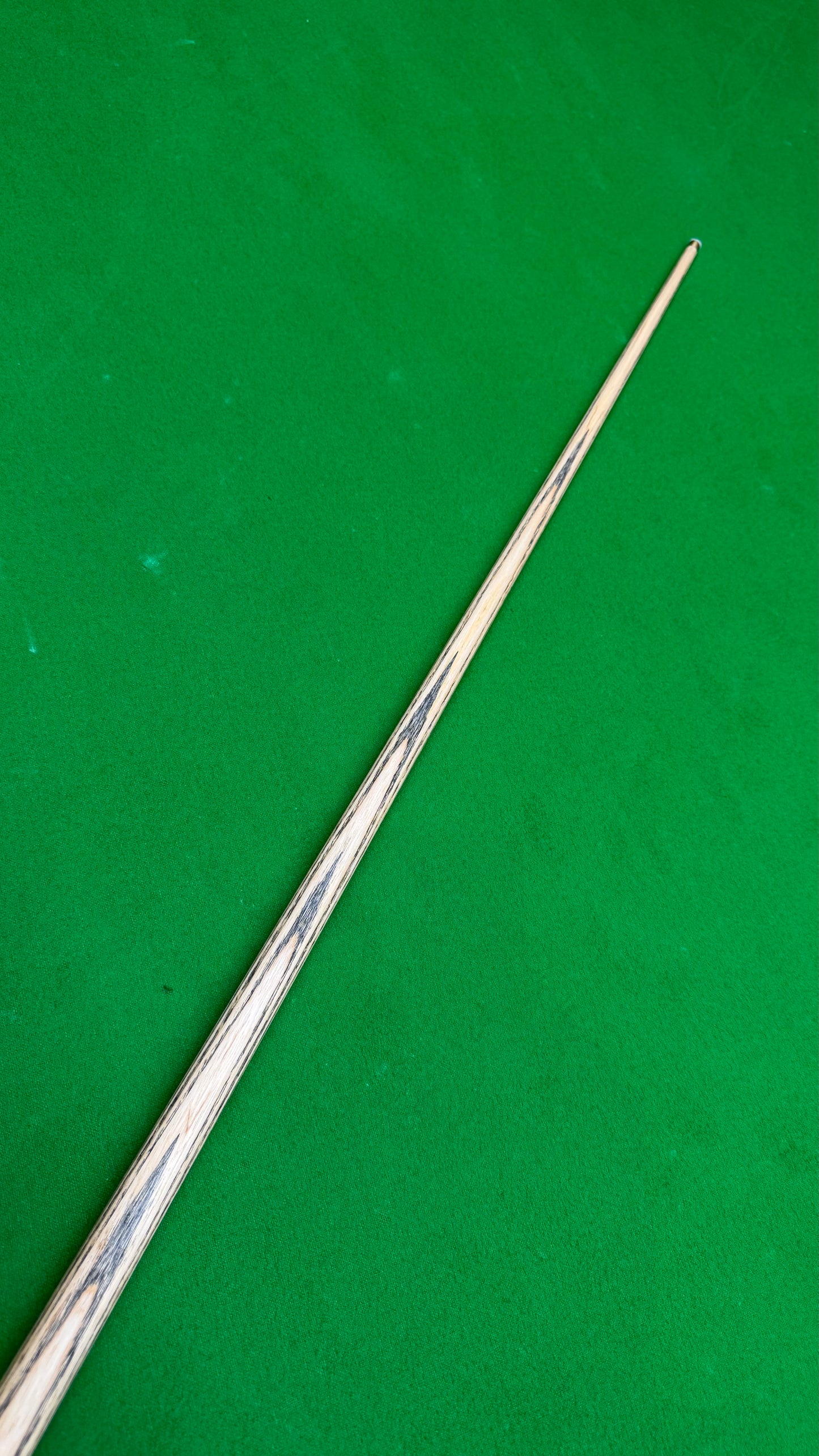 Unique Black Classic – Pool Cue |Tip 8.6 mm| 58”| 18 oz | 29