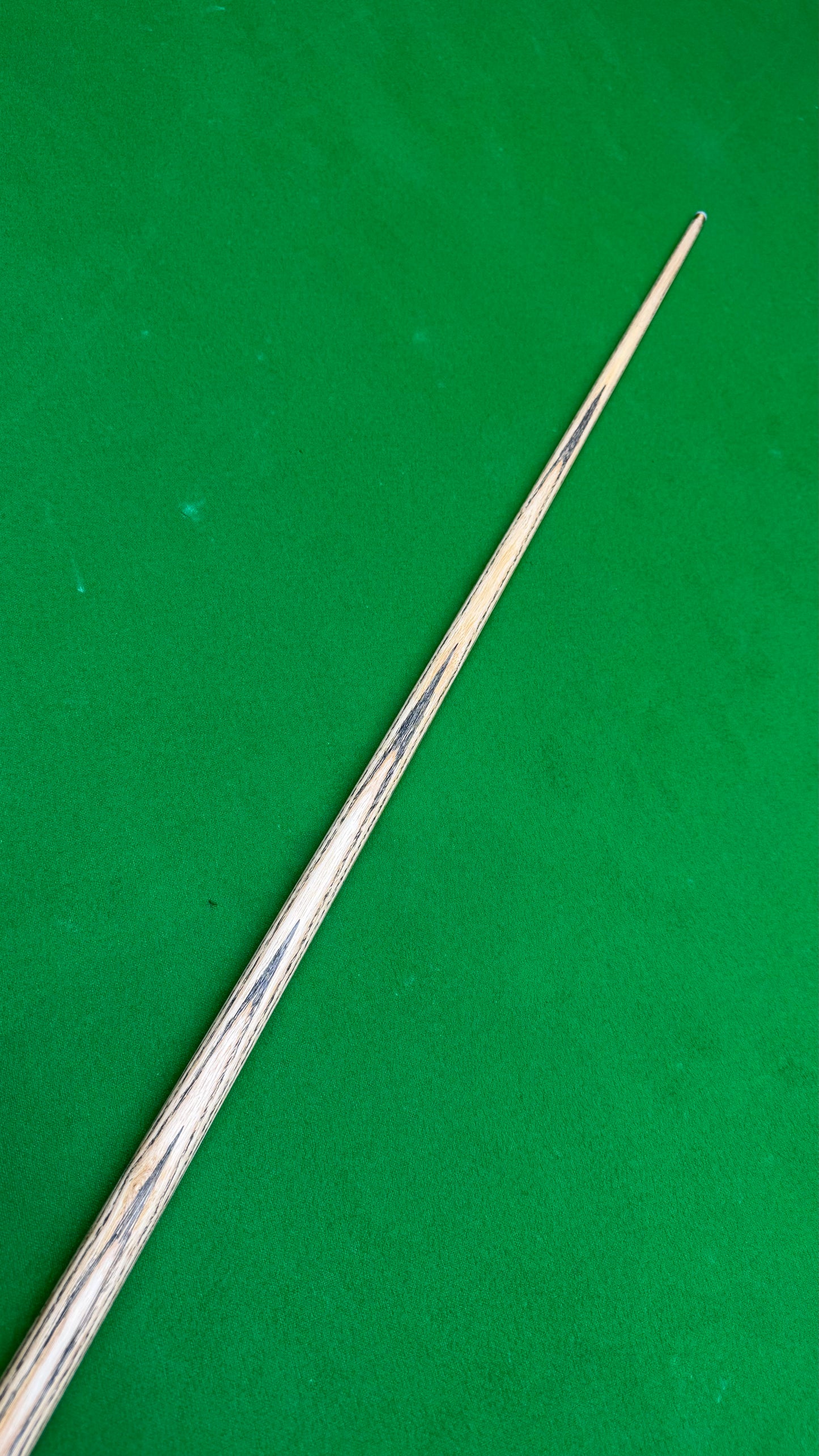 Unique Black Classic – Pool Cue |Tip 8.5 mm| 58”| 18.2 oz | 29.5