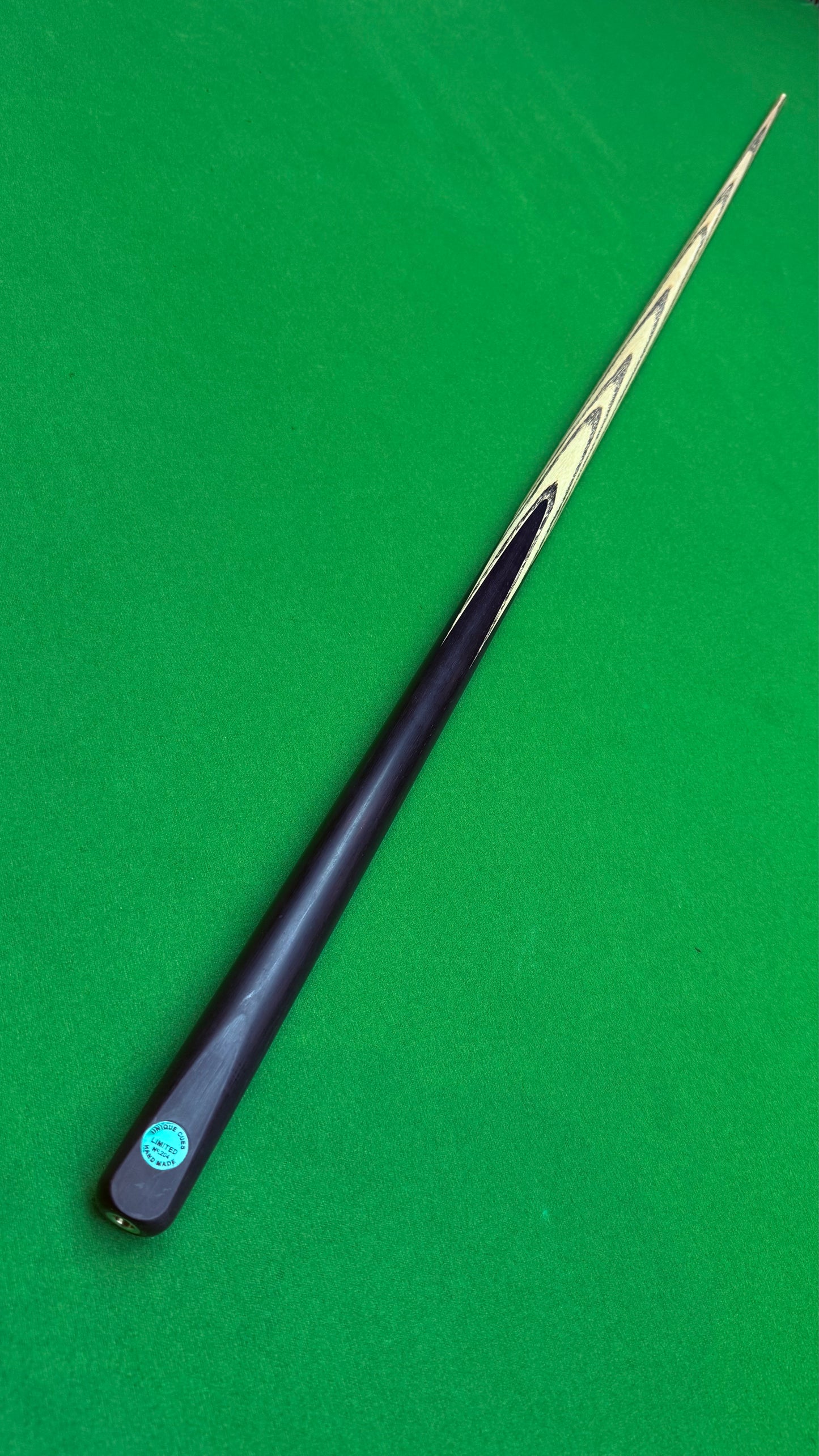 Unique Cues FS Limited Edition – Snooker Cue |Tip 9.3 mm| 58”| 18.2 oz | 29.5