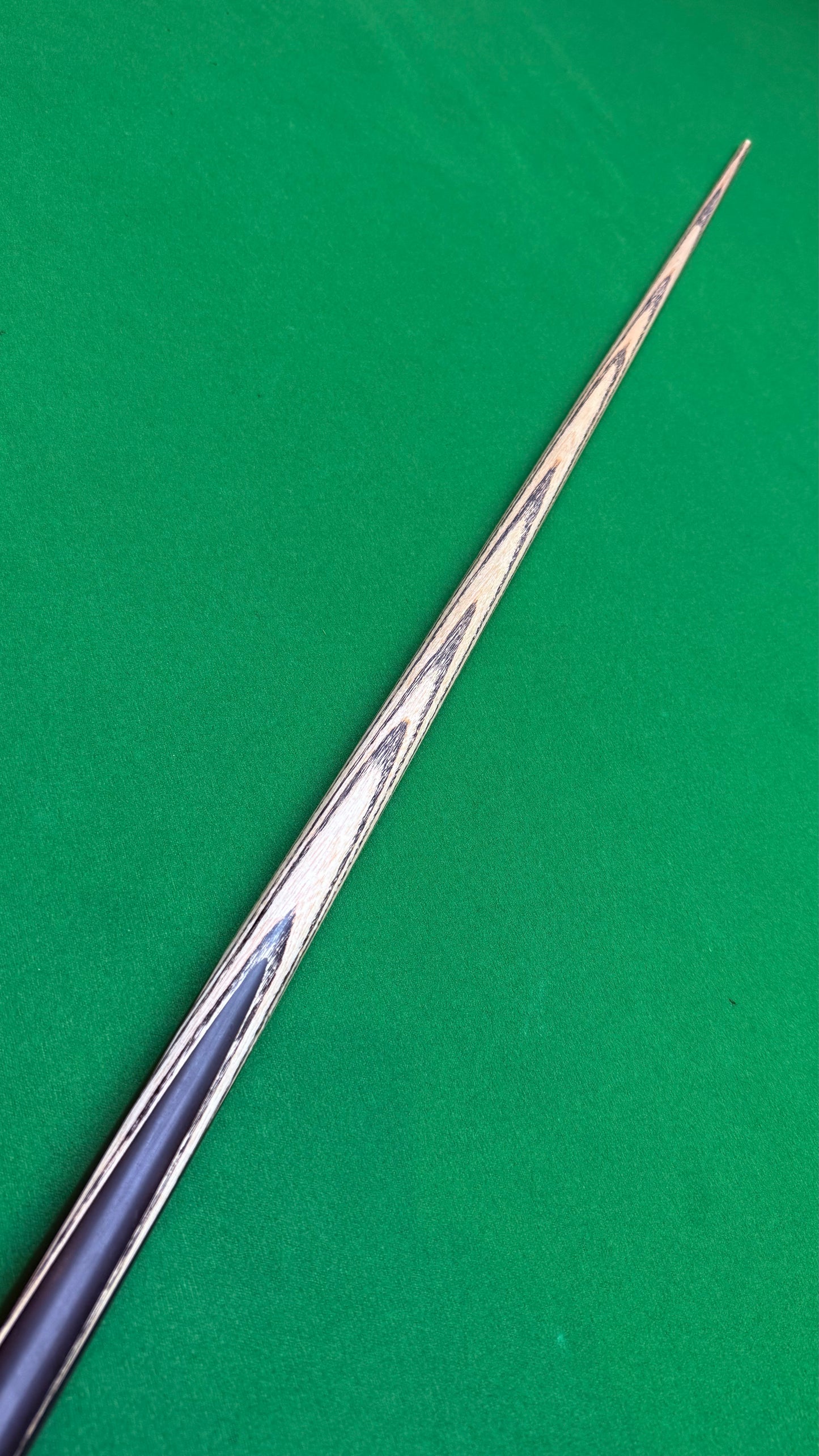 Unique Cues FS Limited Edition – Snooker Cue |Tip 9.3 mm| 58”| 18.2 oz | 29.5