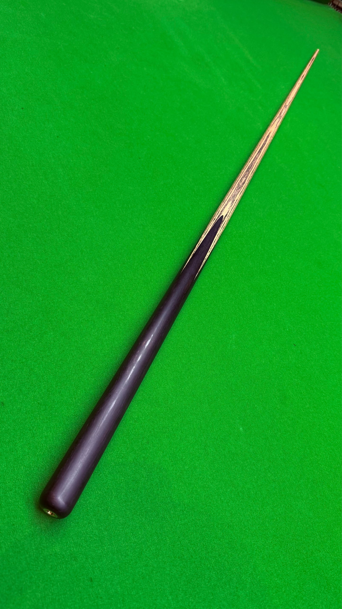 Unique Cues FS Limited Edition – Snooker Cue |Tip 9.5 mm| 58”| 18.2 oz | 29.5